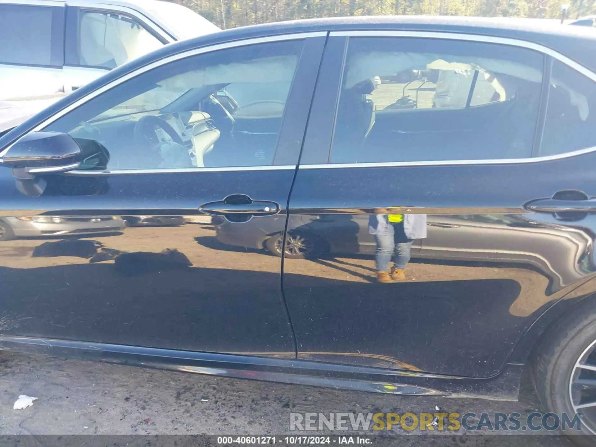 15 fotografías del automóvil dañado 4T1G11AK4RU921480 TOYOTA CAMRY 2024