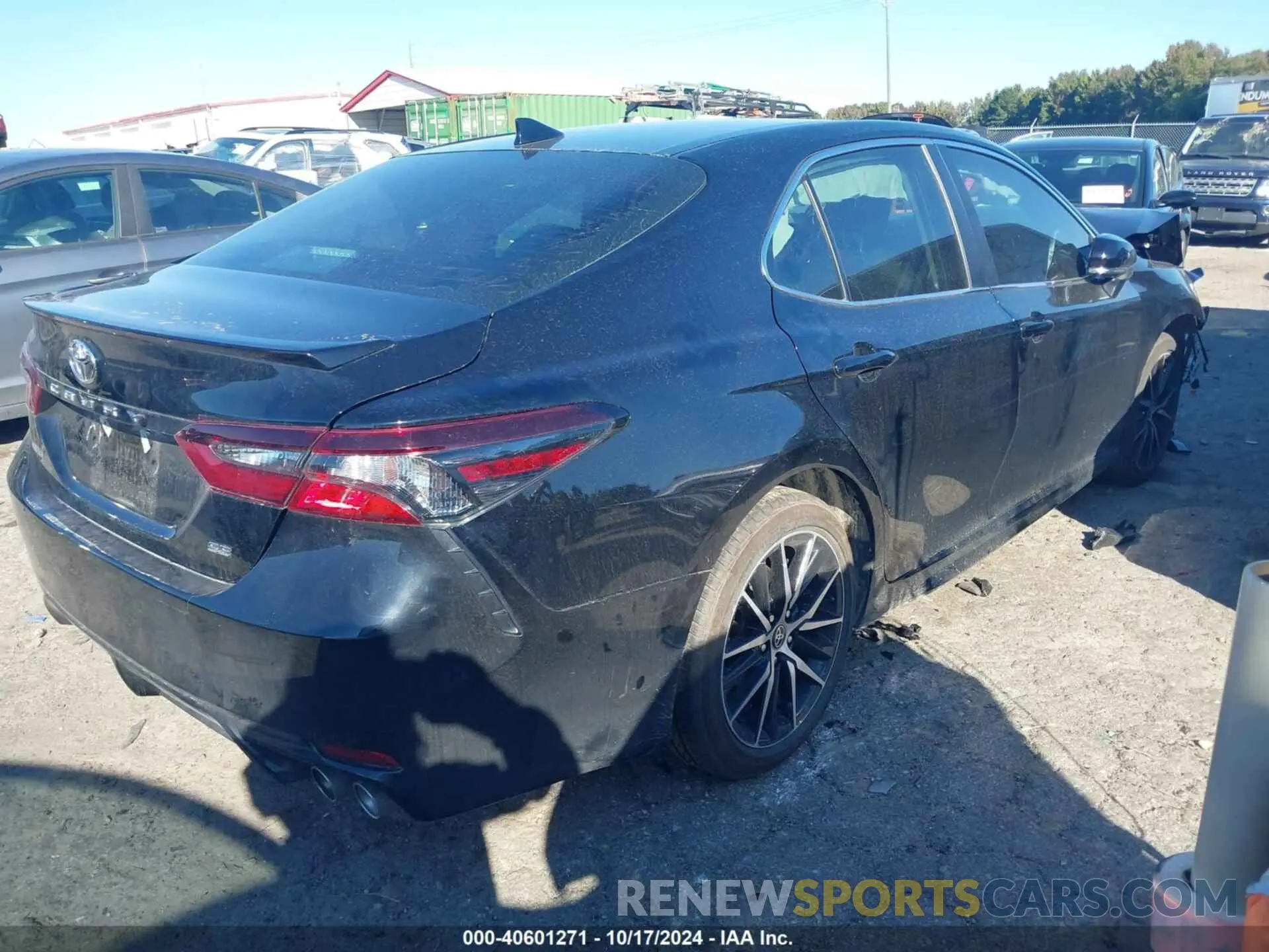 4 fotografías del automóvil dañado 4T1G11AK4RU921480 TOYOTA CAMRY 2024