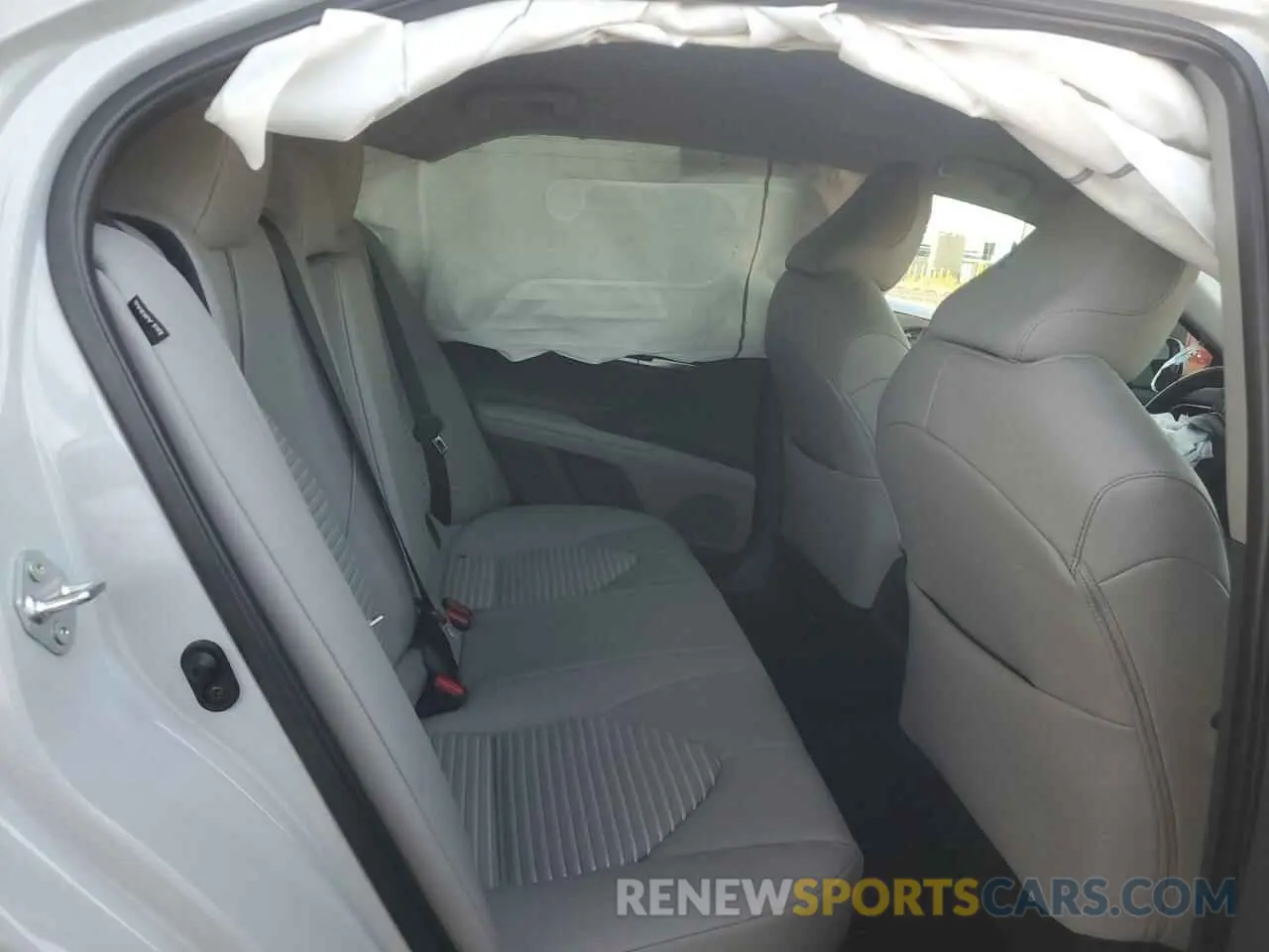 10 fotografías del automóvil dañado 4T1G11AK5RU192325 TOYOTA CAMRY 2024