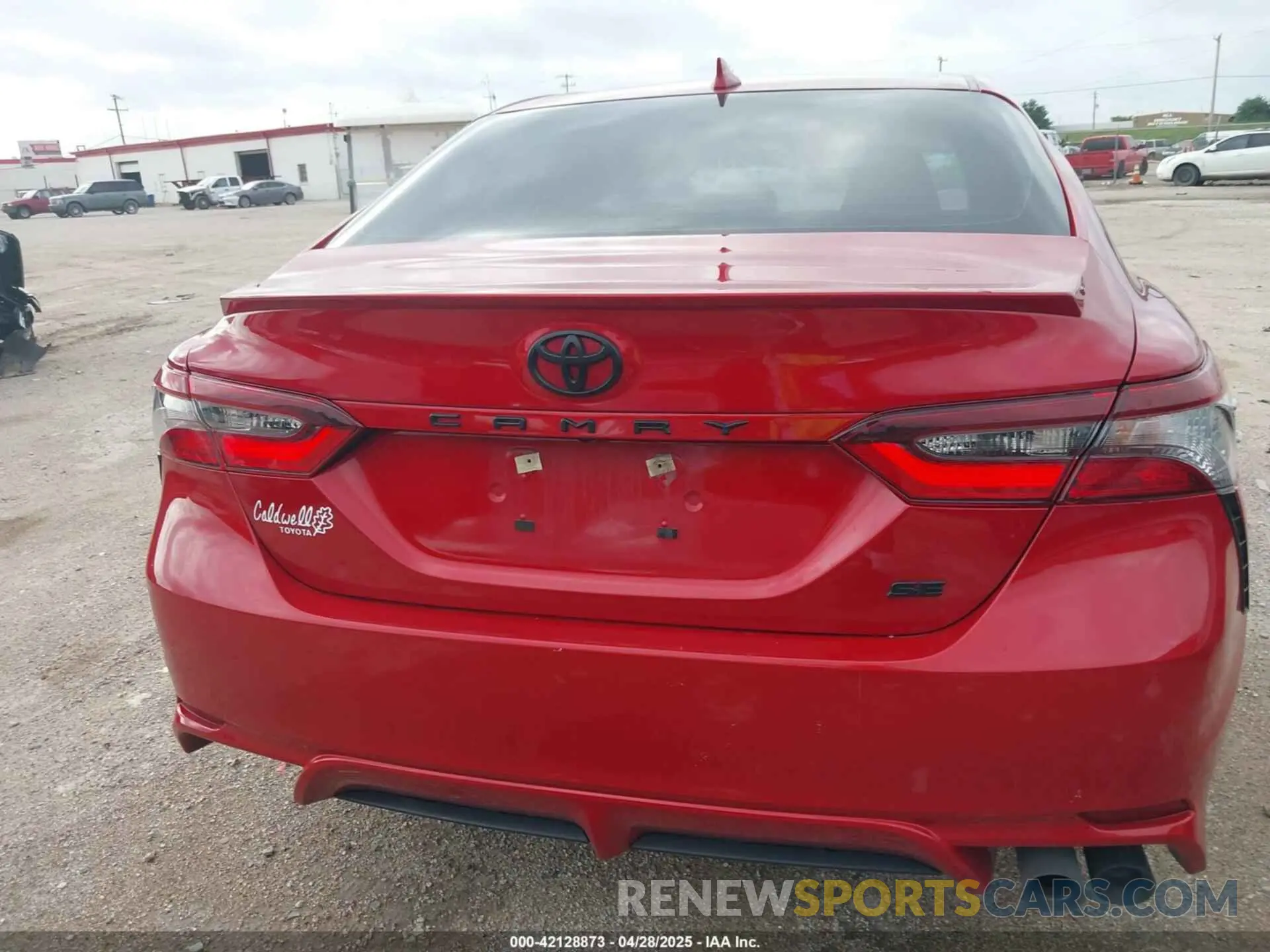 16 fotografías del automóvil dañado 4T1G11AK5RU205641 TOYOTA CAMRY 2024