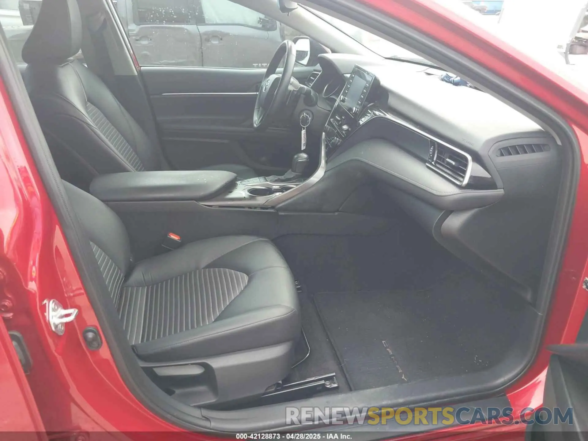5 fotografías del automóvil dañado 4T1G11AK5RU205641 TOYOTA CAMRY 2024