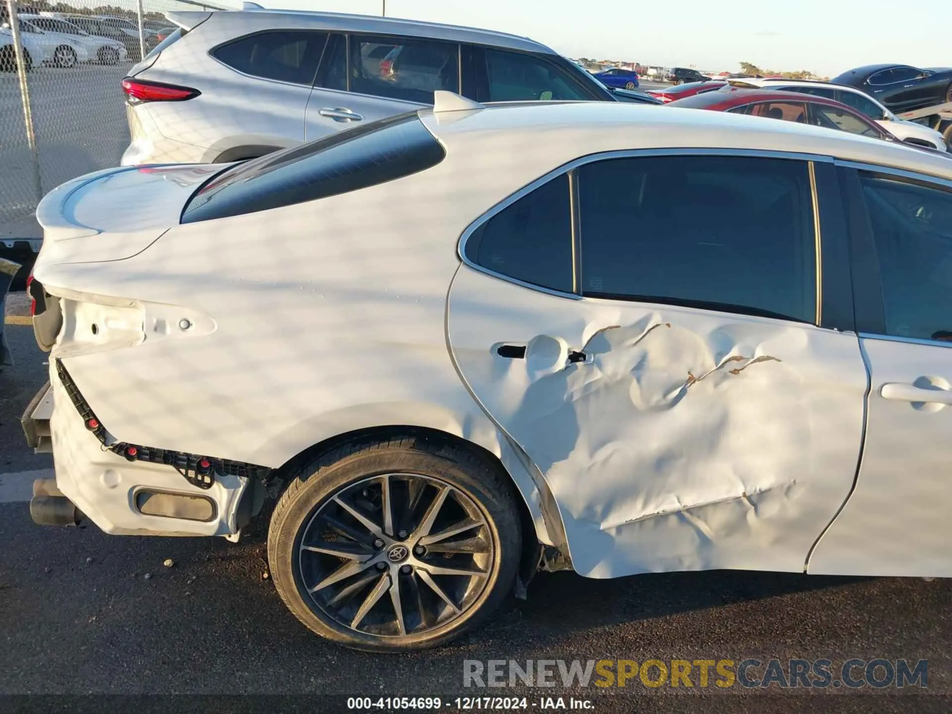 17 fotografías del automóvil dañado 4T1G11AK5RU208748 TOYOTA CAMRY 2024
