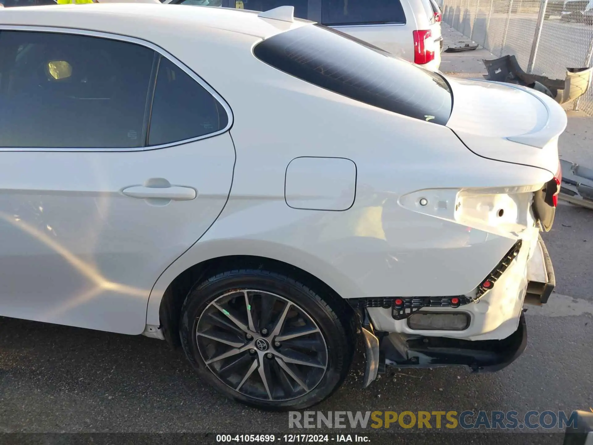 18 fotografías del automóvil dañado 4T1G11AK5RU208748 TOYOTA CAMRY 2024