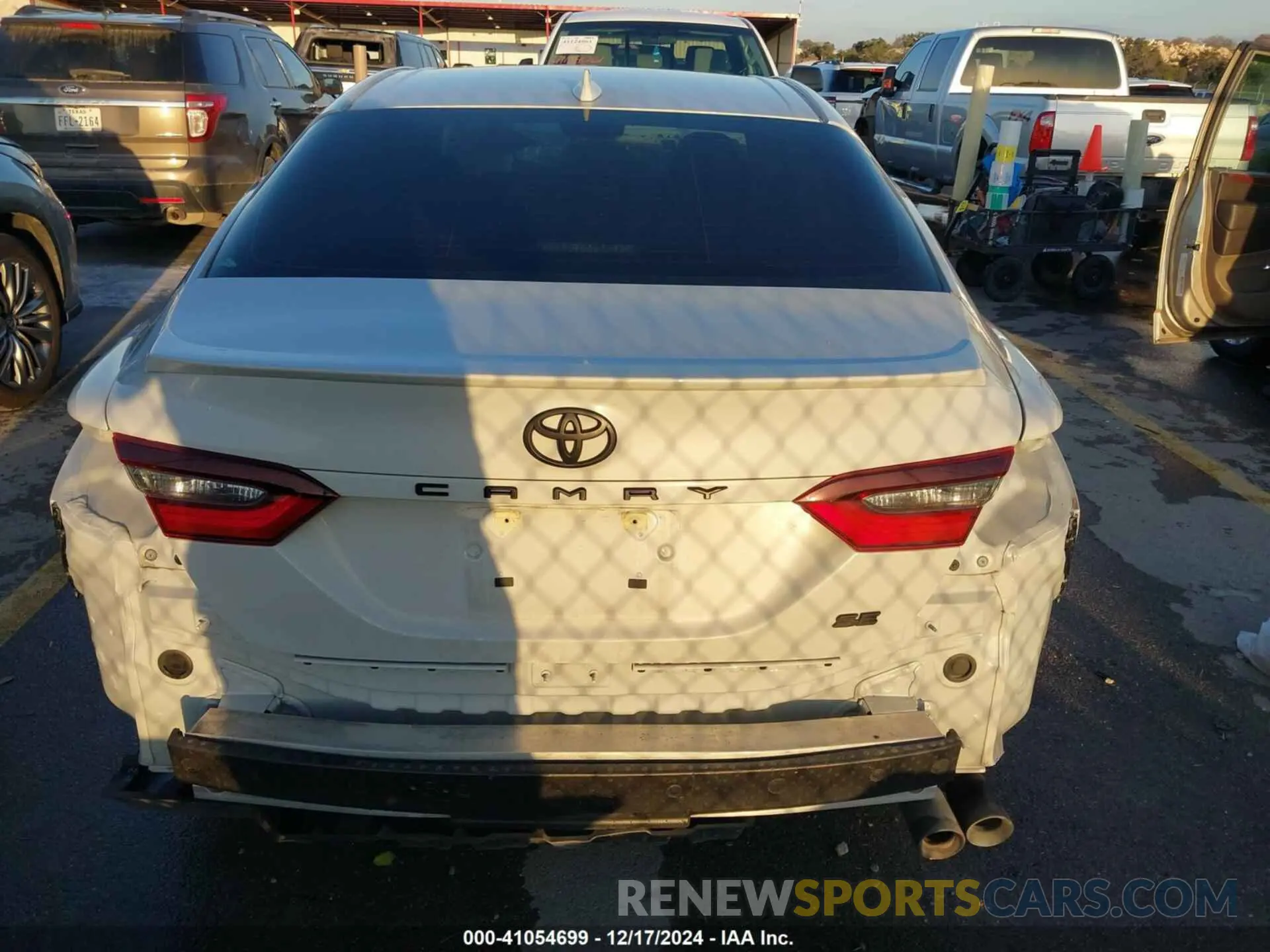 6 fotografías del automóvil dañado 4T1G11AK5RU208748 TOYOTA CAMRY 2024
