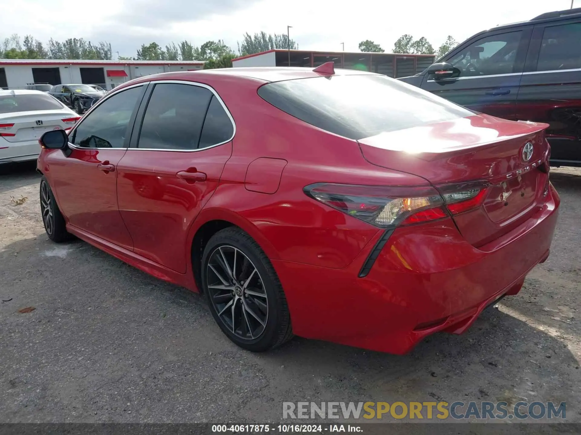 3 fotografías del automóvil dañado 4T1G11AK5RU209592 TOYOTA CAMRY 2024