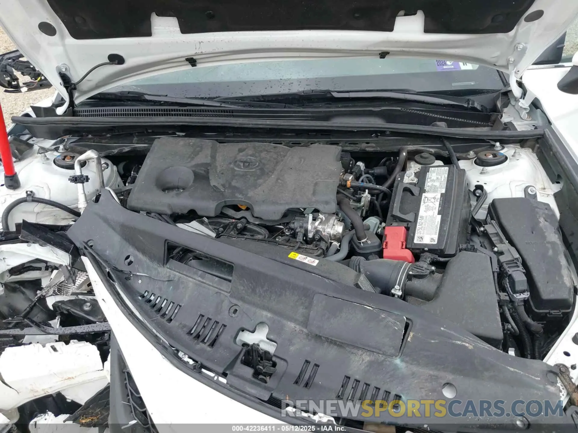 10 fotografías del automóvil dañado 4T1G11AK5RU212816 TOYOTA CAMRY 2024