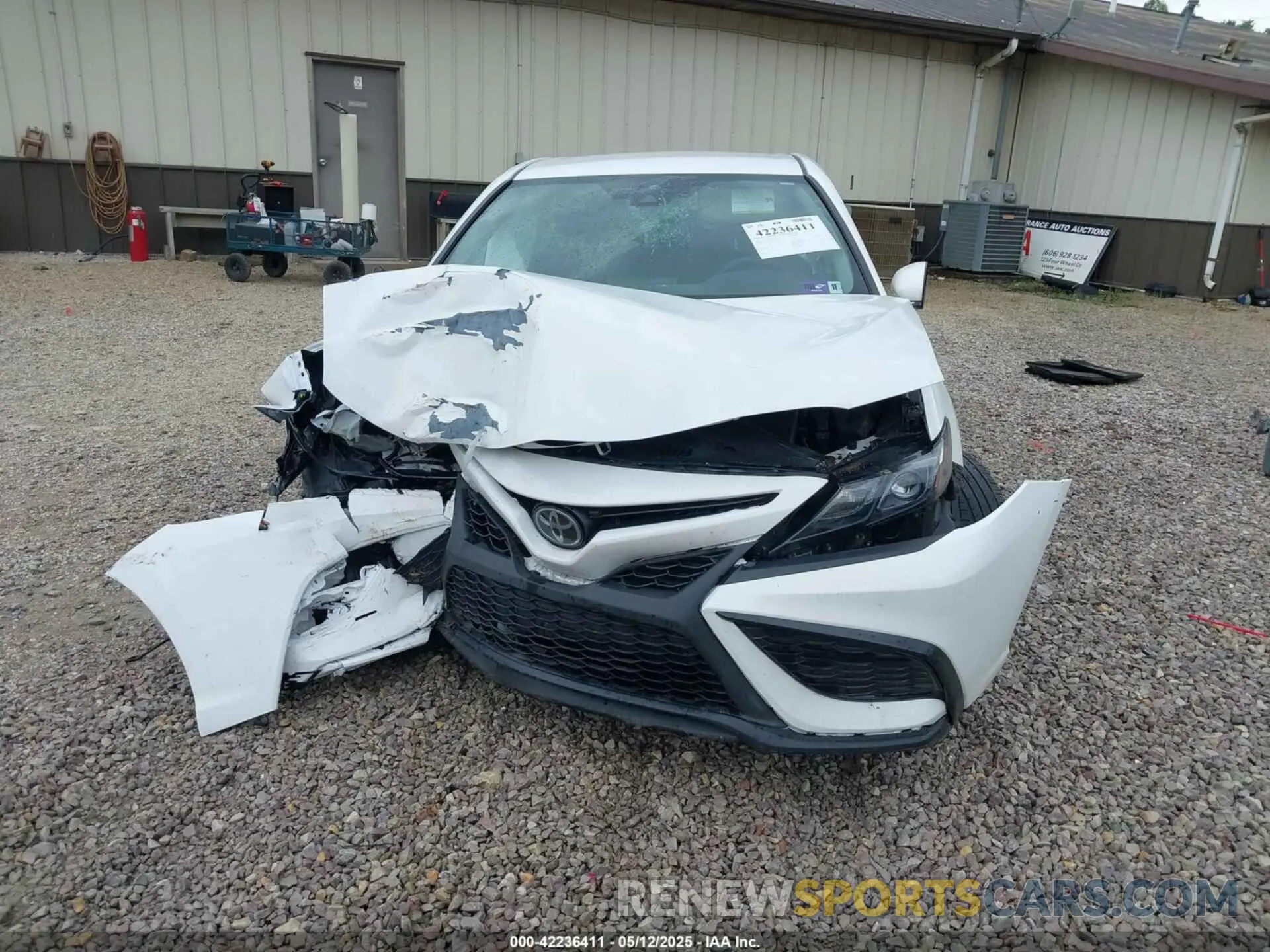 13 fotografías del automóvil dañado 4T1G11AK5RU212816 TOYOTA CAMRY 2024