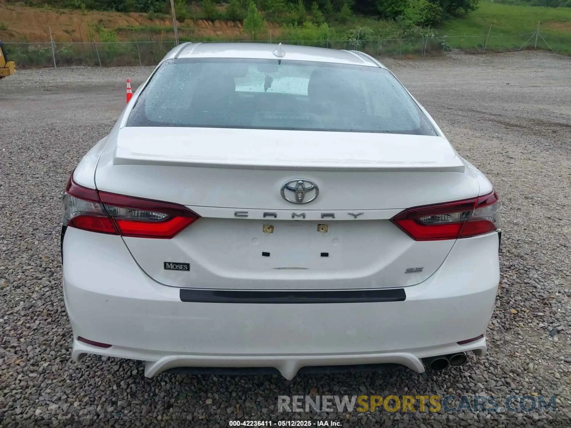 17 fotografías del automóvil dañado 4T1G11AK5RU212816 TOYOTA CAMRY 2024
