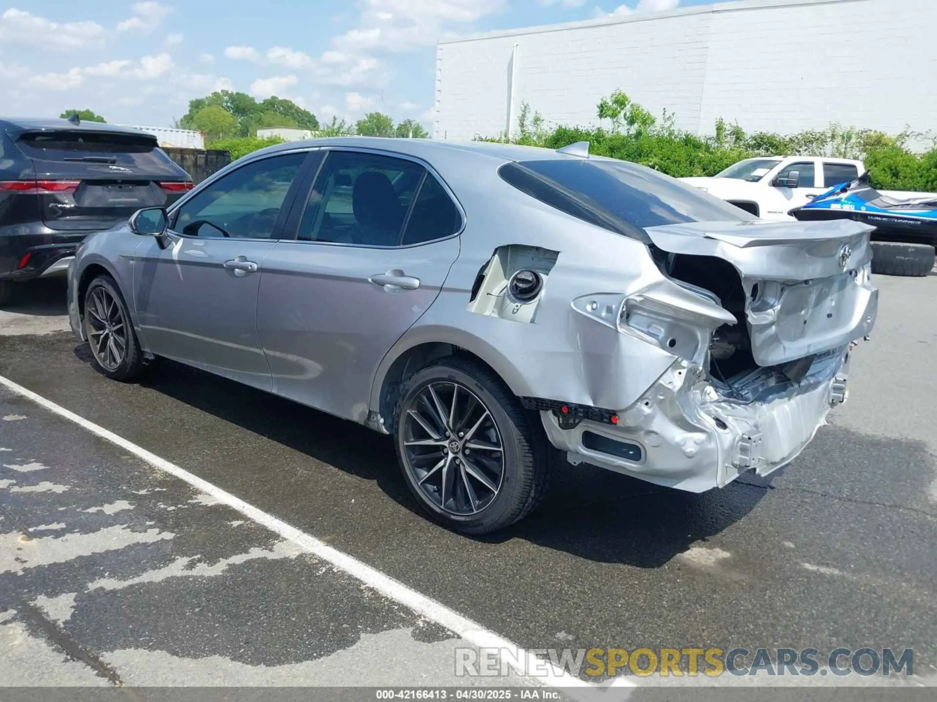 3 fotografías del automóvil dañado 4T1G11AK5RU213531 TOYOTA CAMRY 2024
