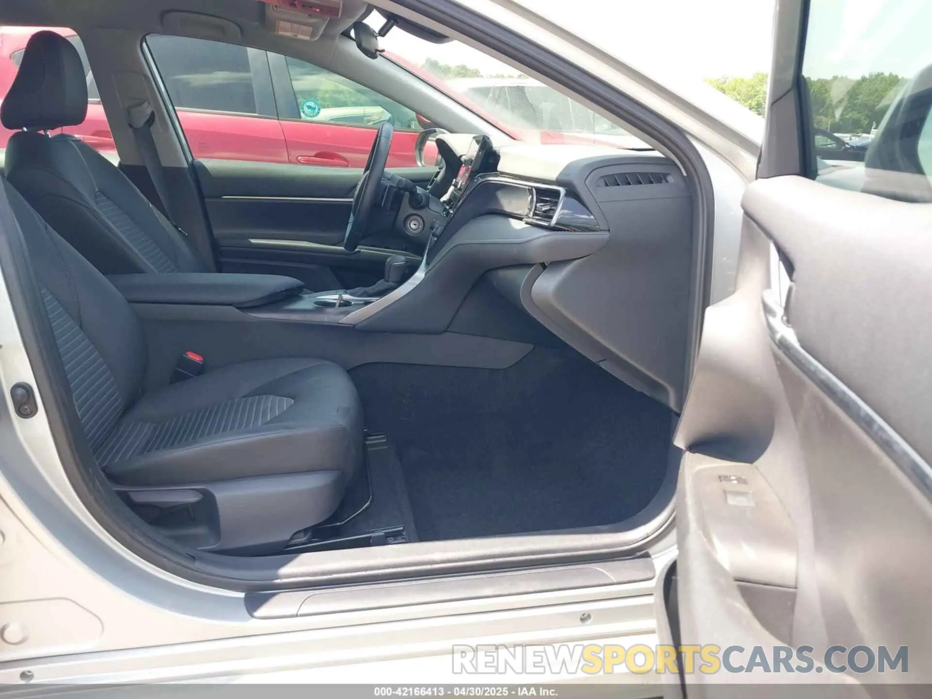 5 fotografías del automóvil dañado 4T1G11AK5RU213531 TOYOTA CAMRY 2024