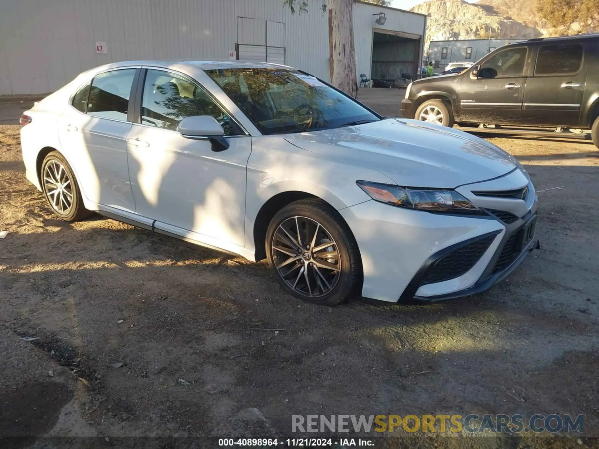 1 fotografías del automóvil dañado 4T1G11AK5RU248781 TOYOTA CAMRY 2024