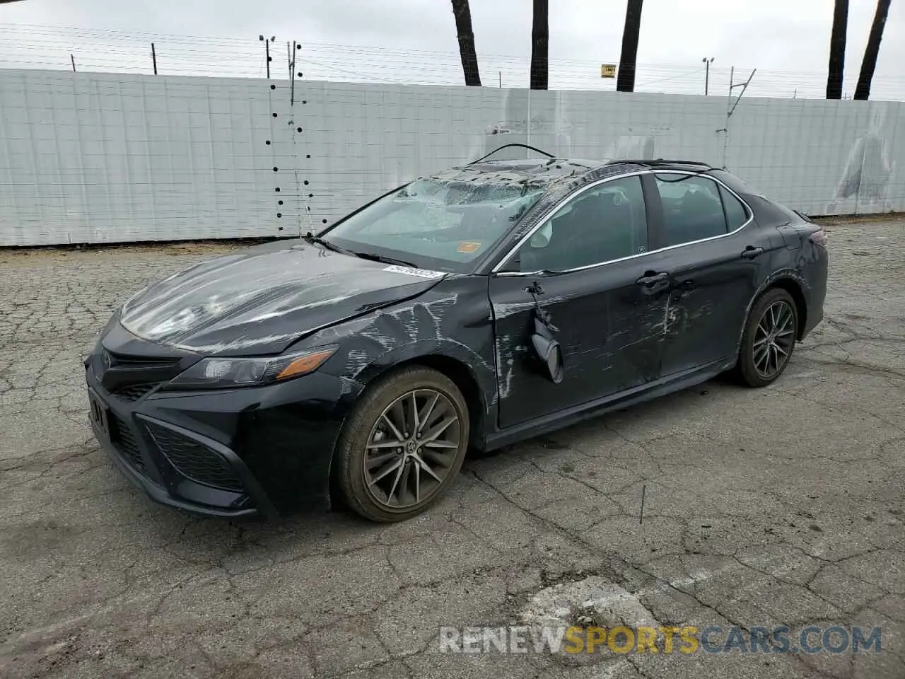 1 fotografías del automóvil dañado 4T1G11AK5RU257352 TOYOTA CAMRY 2024