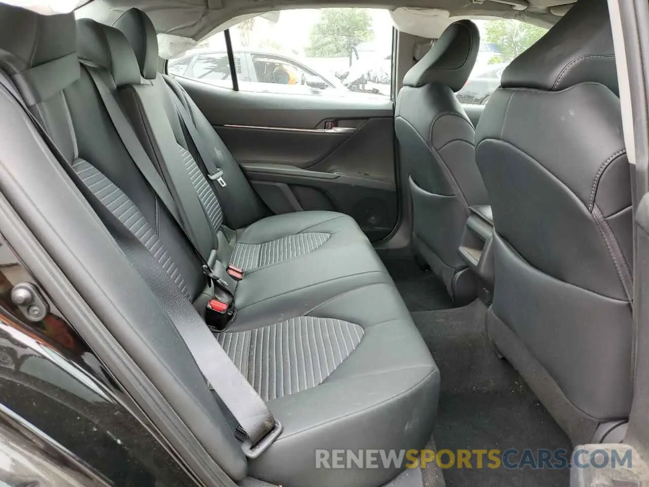 10 fotografías del automóvil dañado 4T1G11AK5RU257352 TOYOTA CAMRY 2024