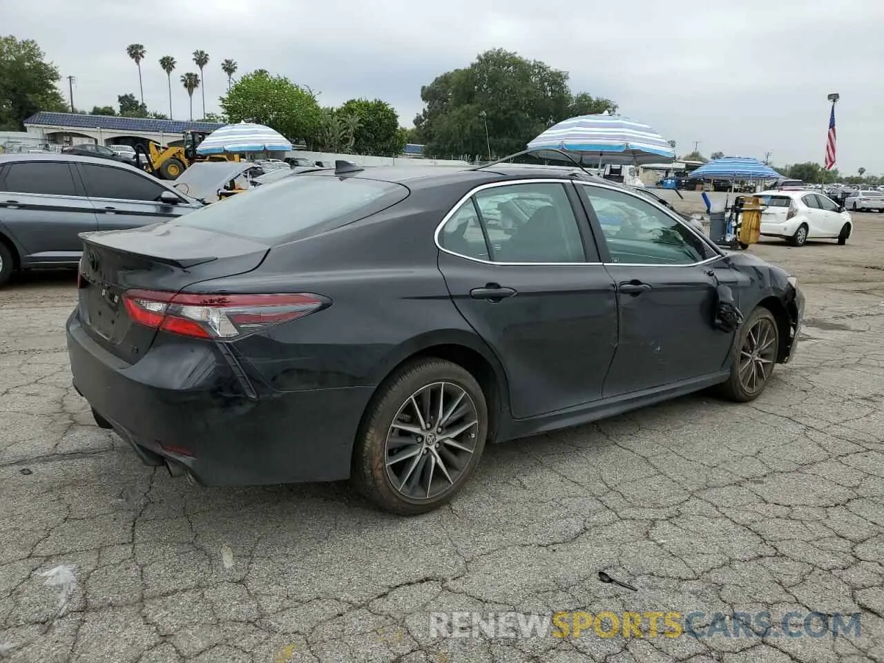 3 fotografías del automóvil dañado 4T1G11AK5RU257352 TOYOTA CAMRY 2024