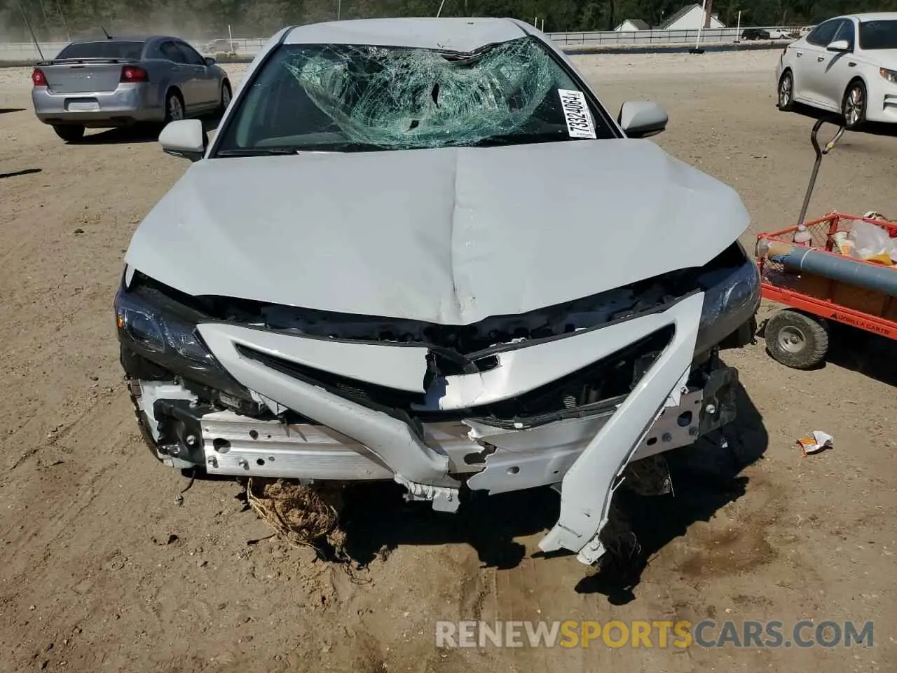 5 fotografías del automóvil dañado 4T1G11AK5RU260509 TOYOTA CAMRY 2024