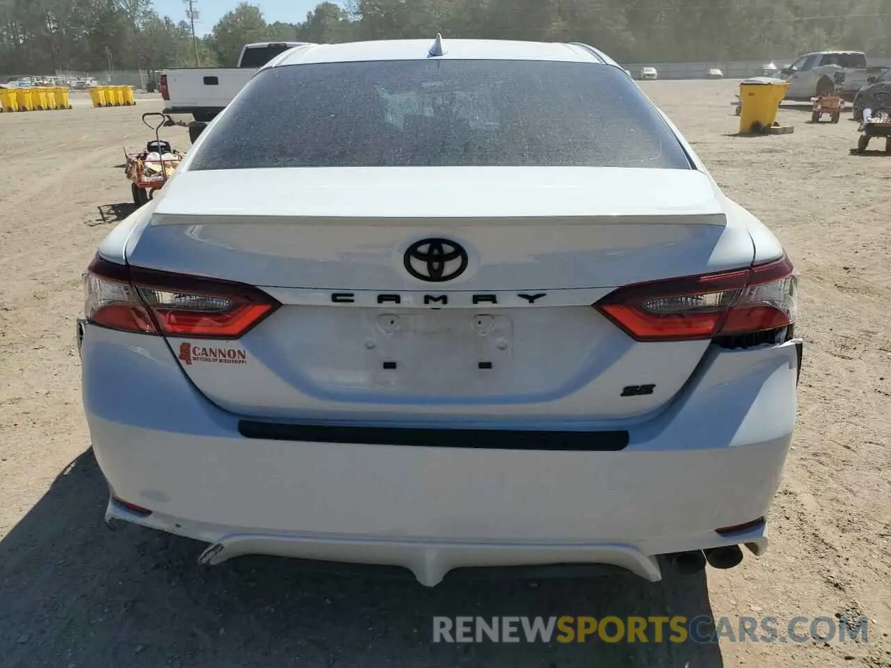 6 fotografías del automóvil dañado 4T1G11AK5RU260509 TOYOTA CAMRY 2024
