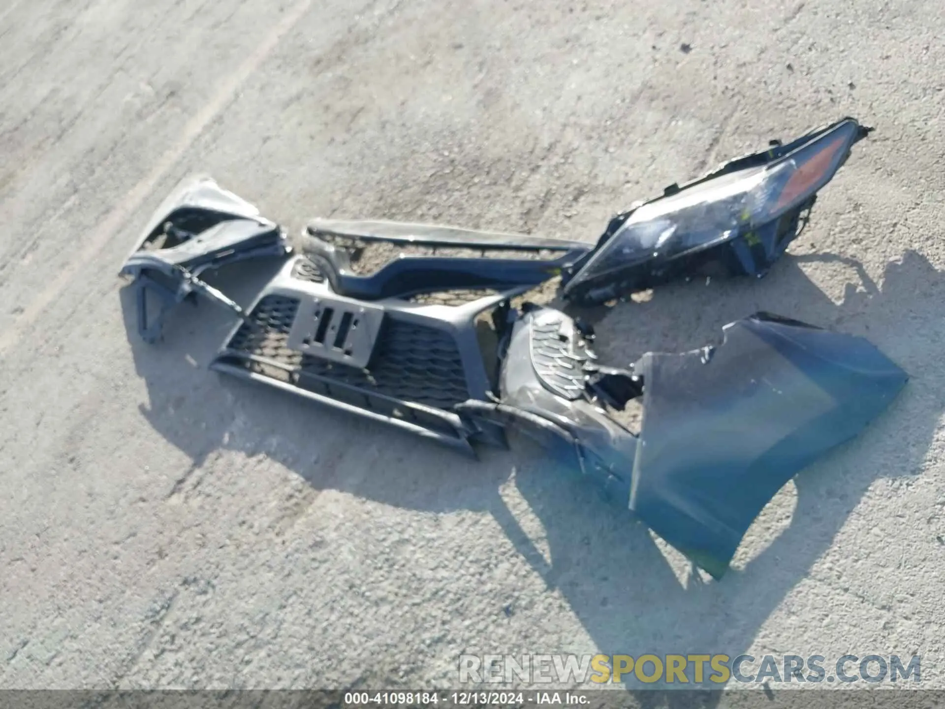 12 fotografías del automóvil dañado 4T1G11AK5RU843694 TOYOTA CAMRY 2024