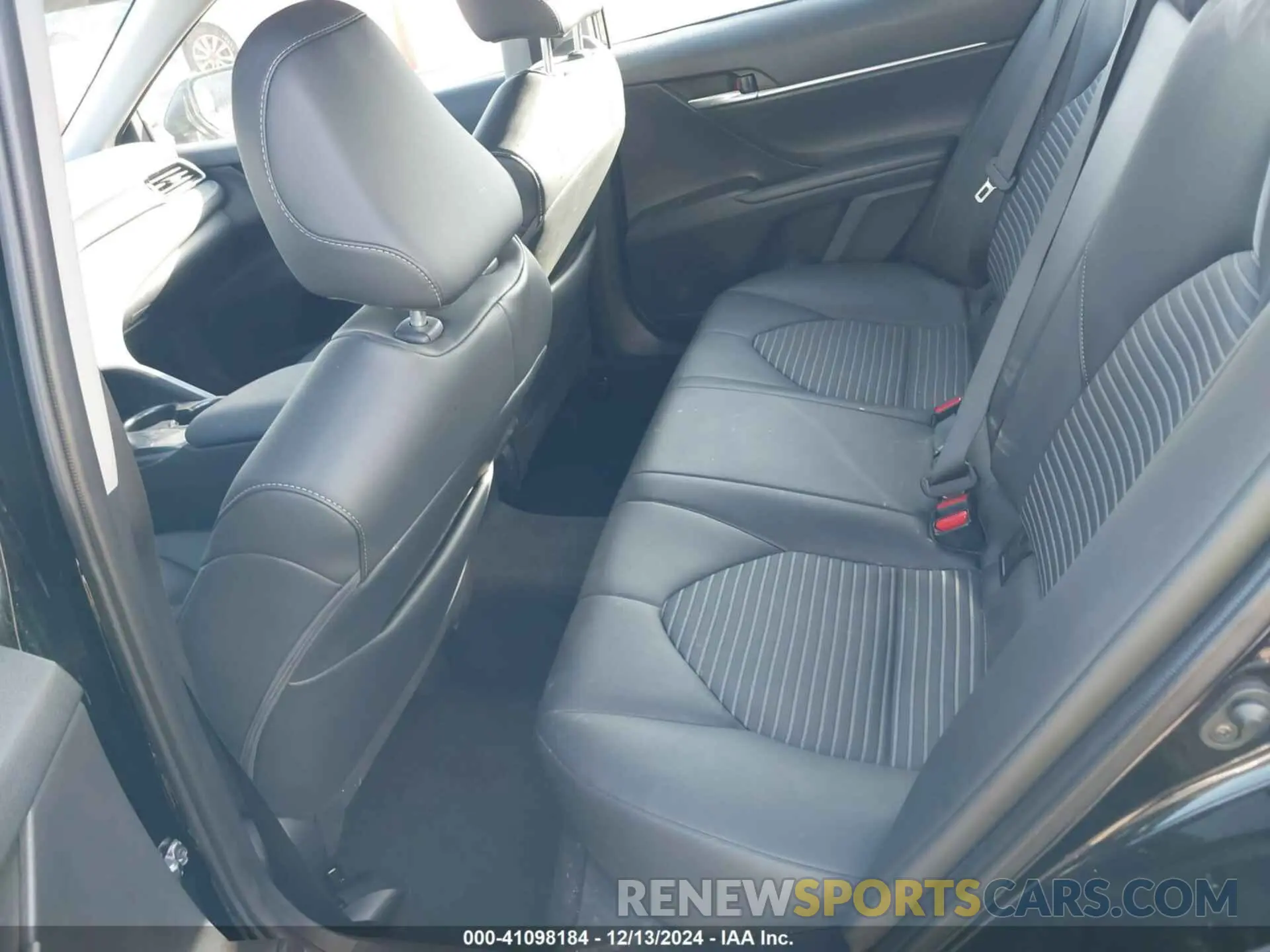 8 fotografías del automóvil dañado 4T1G11AK5RU843694 TOYOTA CAMRY 2024