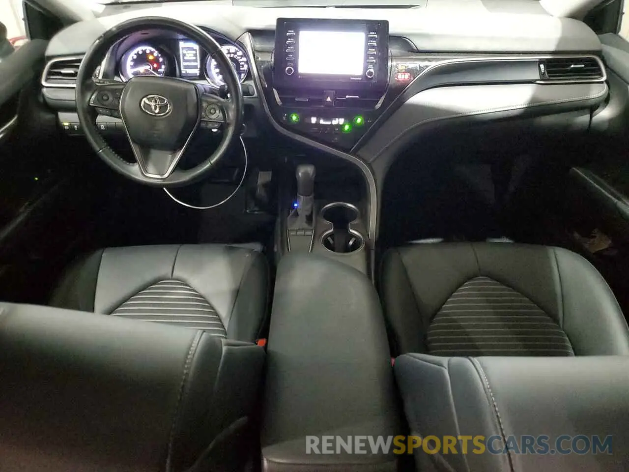 8 fotografías del automóvil dañado 4T1G11AK5RU855232 TOYOTA CAMRY 2024