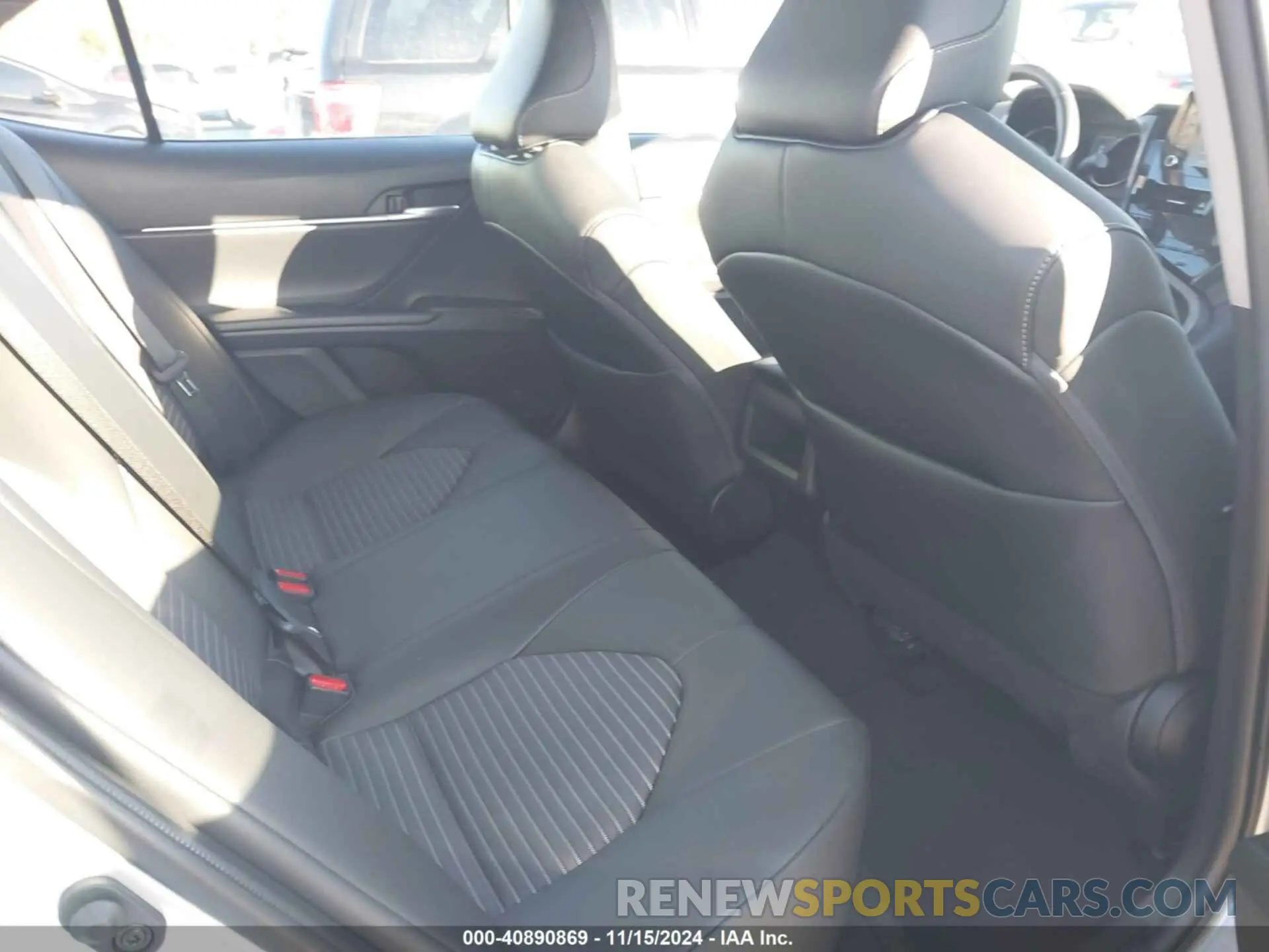 8 fotografías del automóvil dañado 4T1G11AK5RU858230 TOYOTA CAMRY 2024