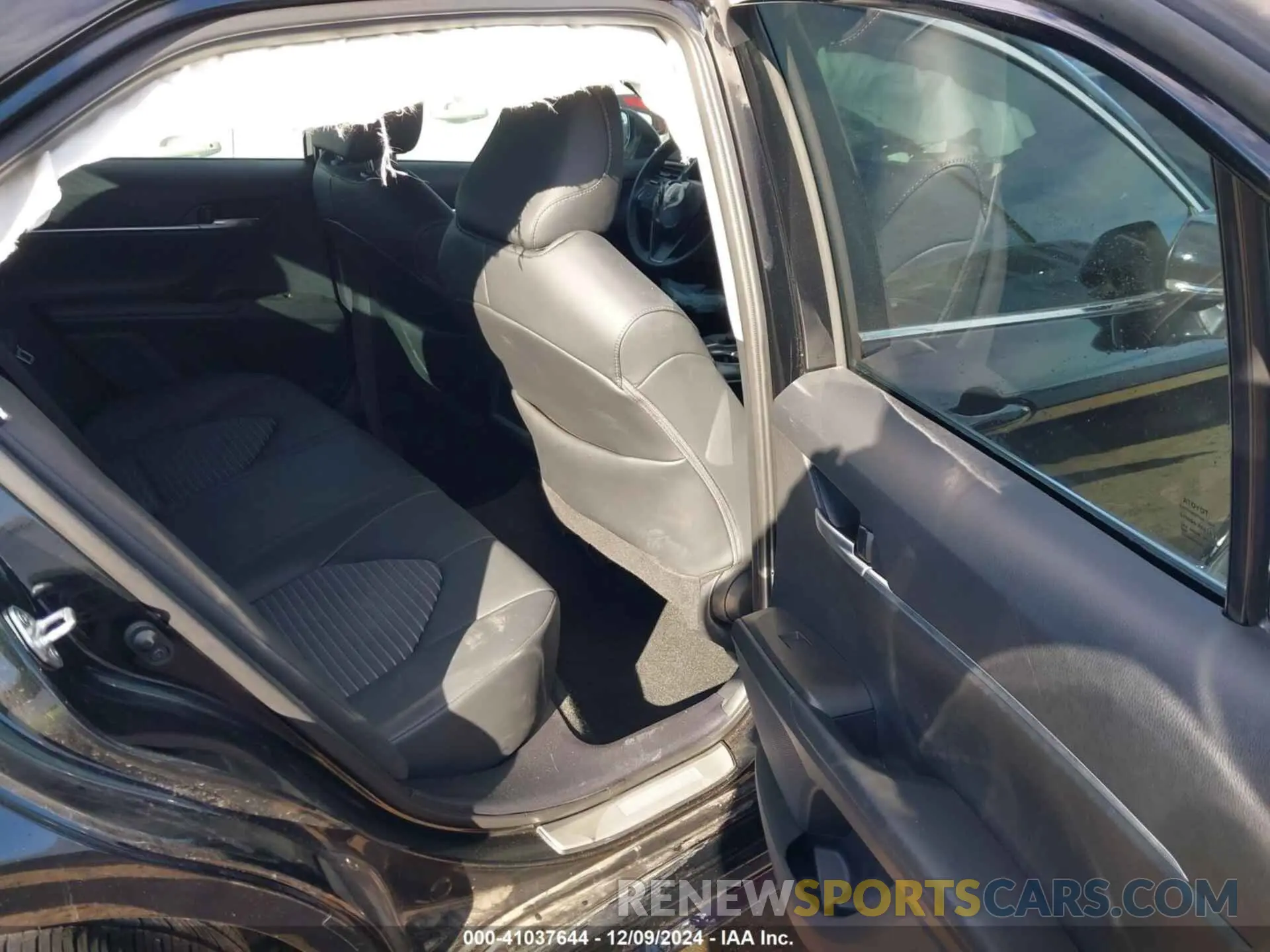8 fotografías del automóvil dañado 4T1G11AK5RU872225 TOYOTA CAMRY 2024