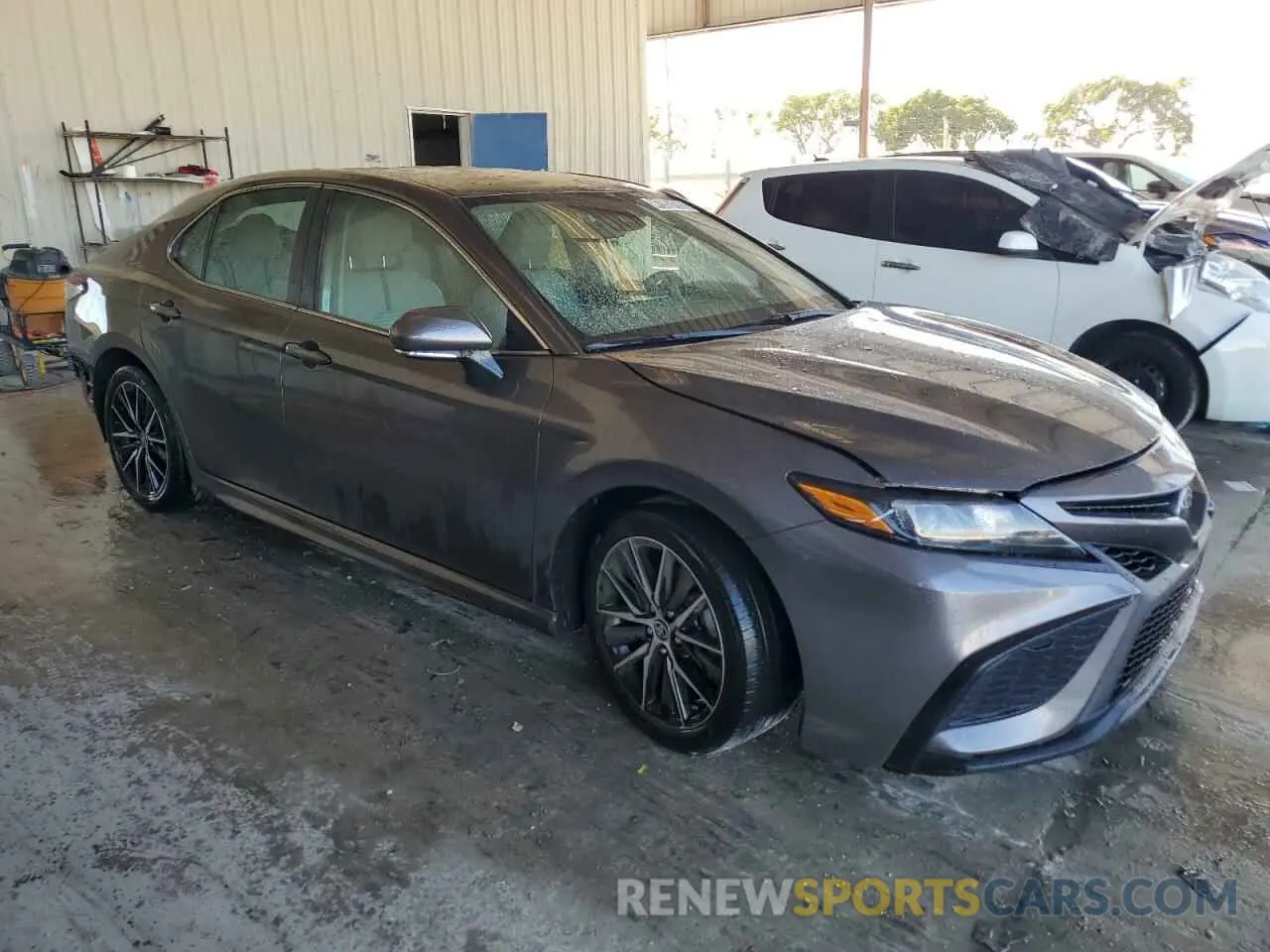 4 fotografías del automóvil dañado 4T1G11AK5RU885055 TOYOTA CAMRY 2024