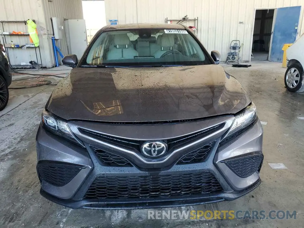 5 fotografías del automóvil dañado 4T1G11AK5RU885055 TOYOTA CAMRY 2024