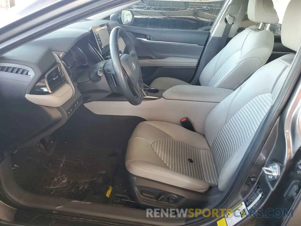 7 fotografías del automóvil dañado 4T1G11AK5RU885055 TOYOTA CAMRY 2024