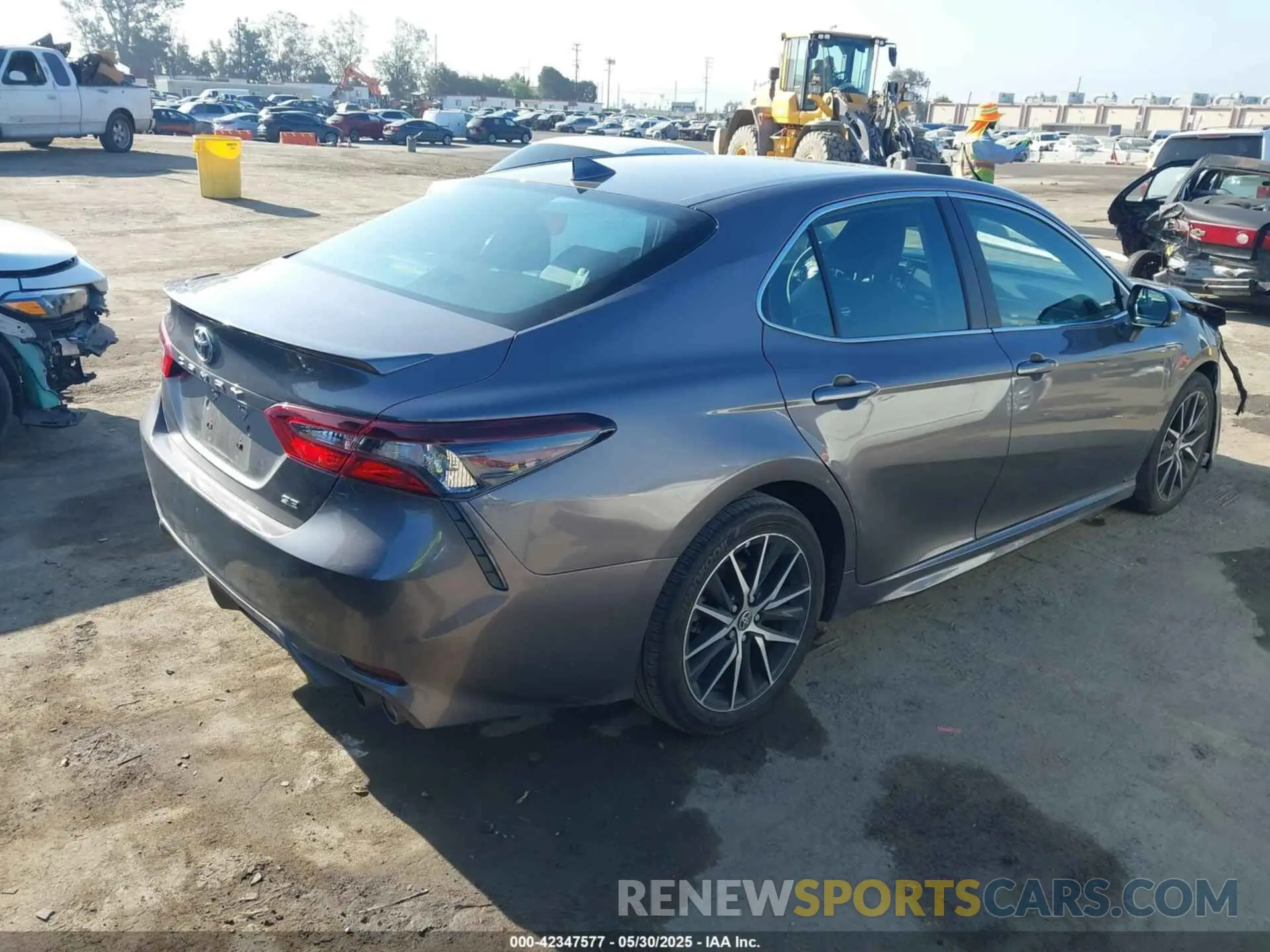 4 fotografías del automóvil dañado 4T1G11AK5RU890255 TOYOTA CAMRY 2024