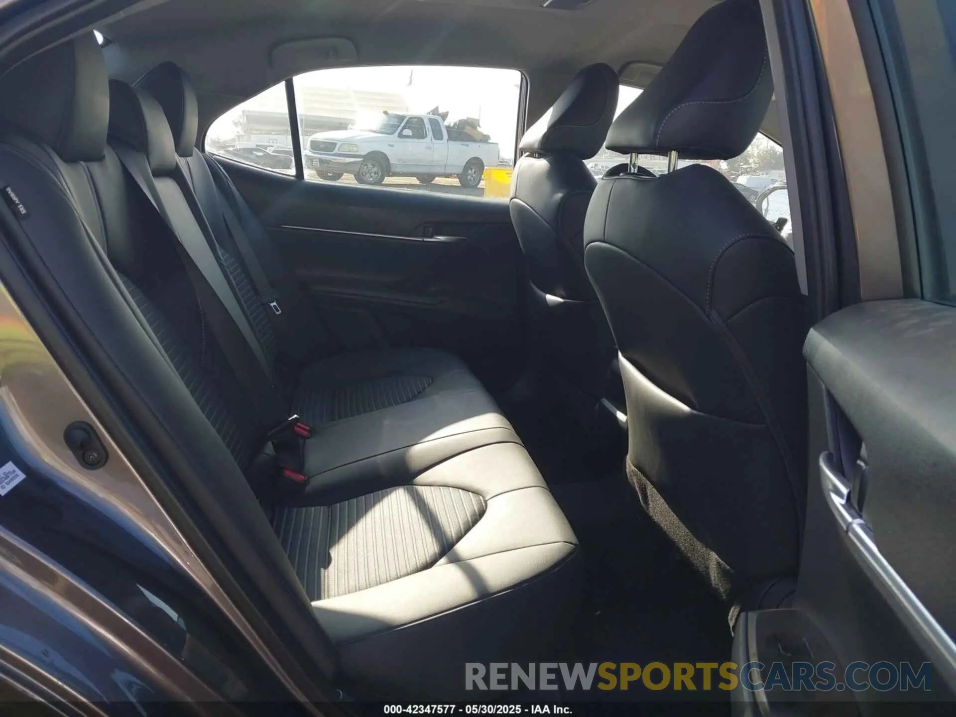 8 fotografías del automóvil dañado 4T1G11AK5RU890255 TOYOTA CAMRY 2024