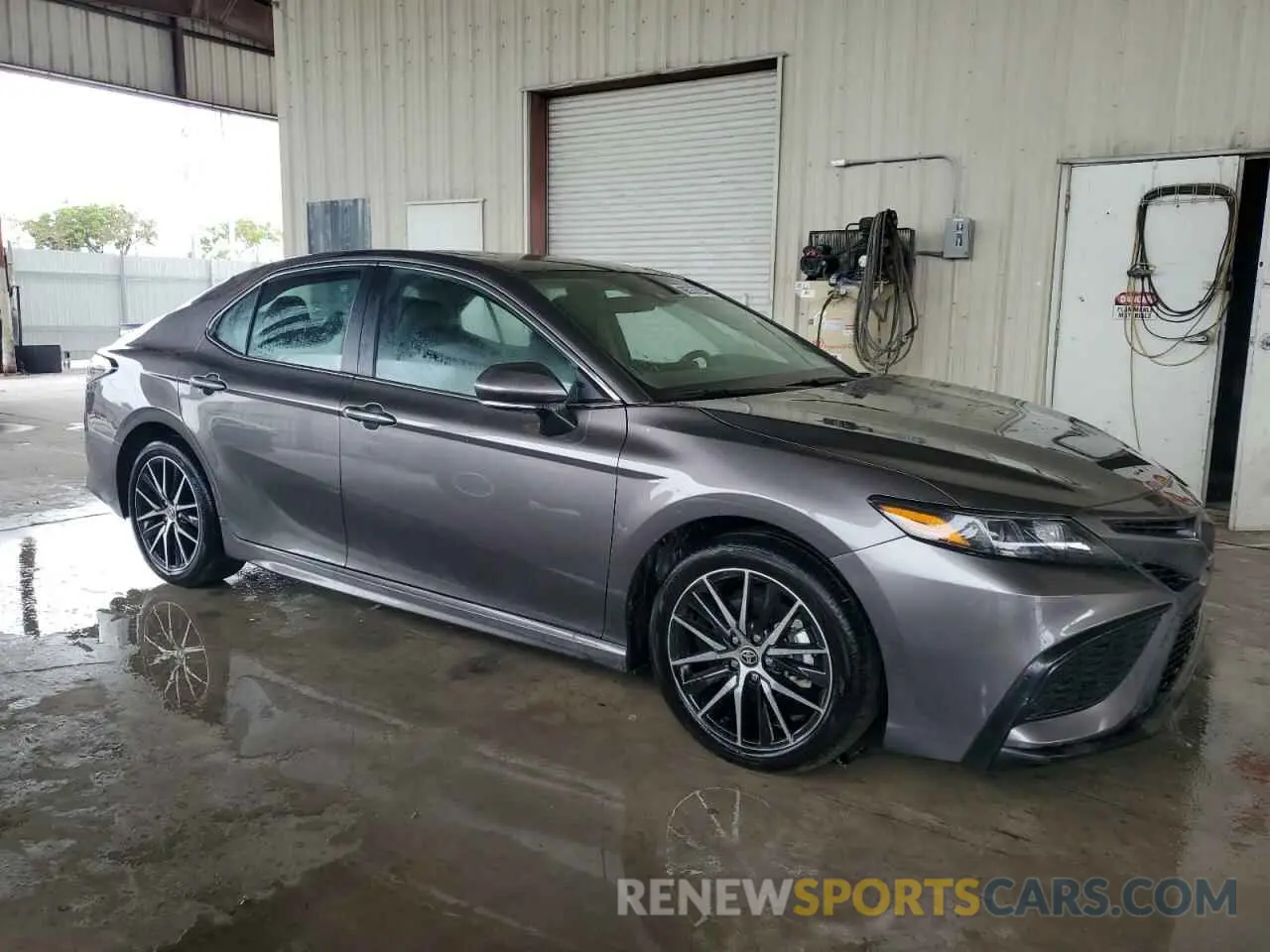 4 fotografías del automóvil dañado 4T1G11AK5RU899943 TOYOTA CAMRY 2024