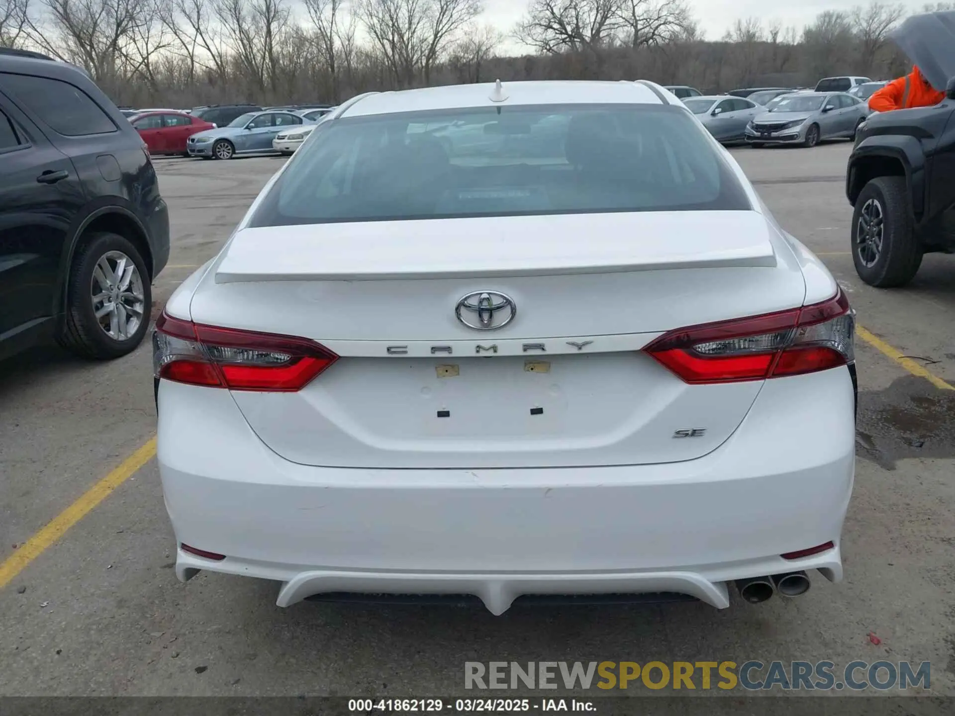 17 fotografías del automóvil dañado 4T1G11AK5RU909628 TOYOTA CAMRY 2024