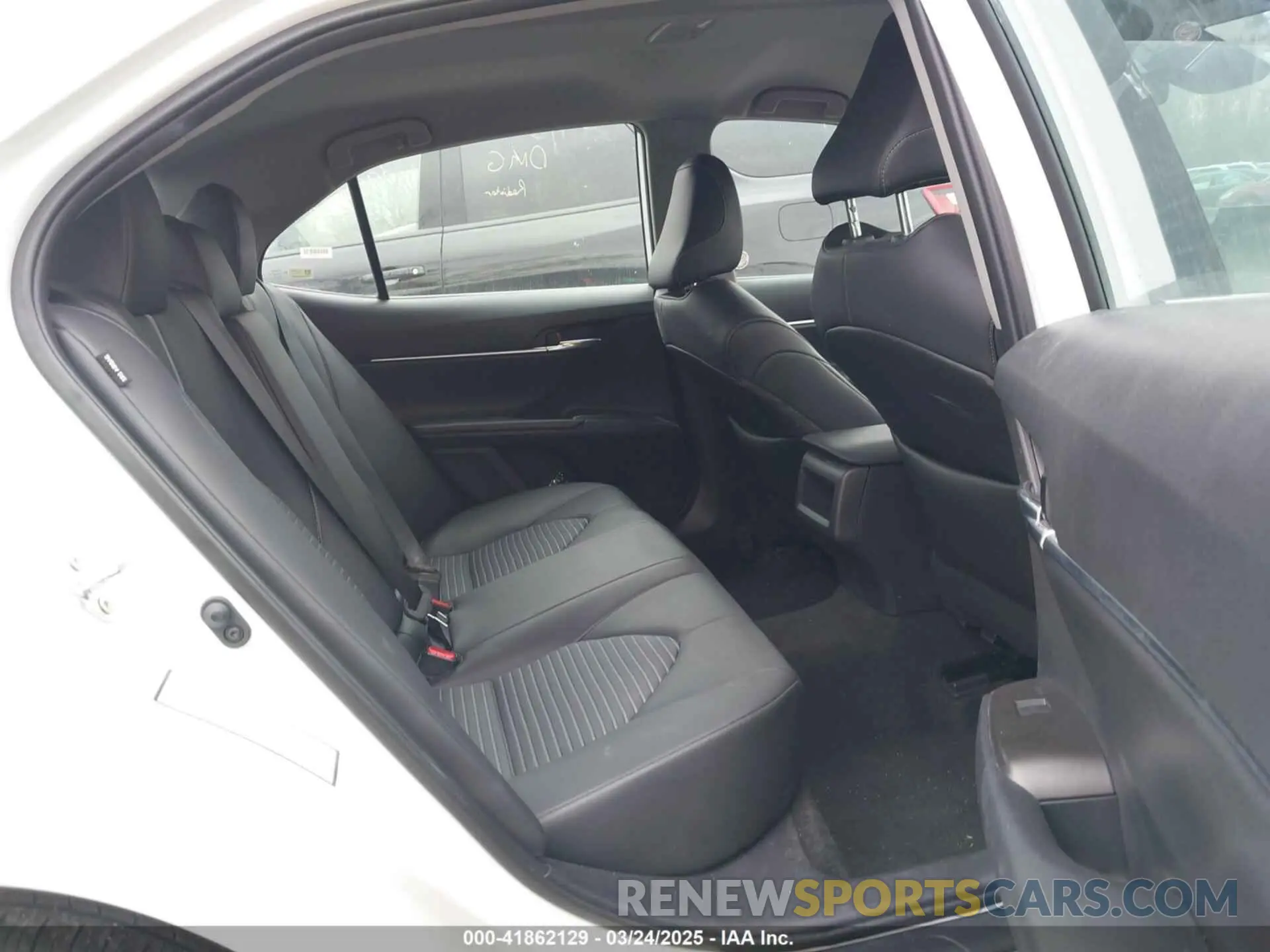 8 fotografías del automóvil dañado 4T1G11AK5RU909628 TOYOTA CAMRY 2024