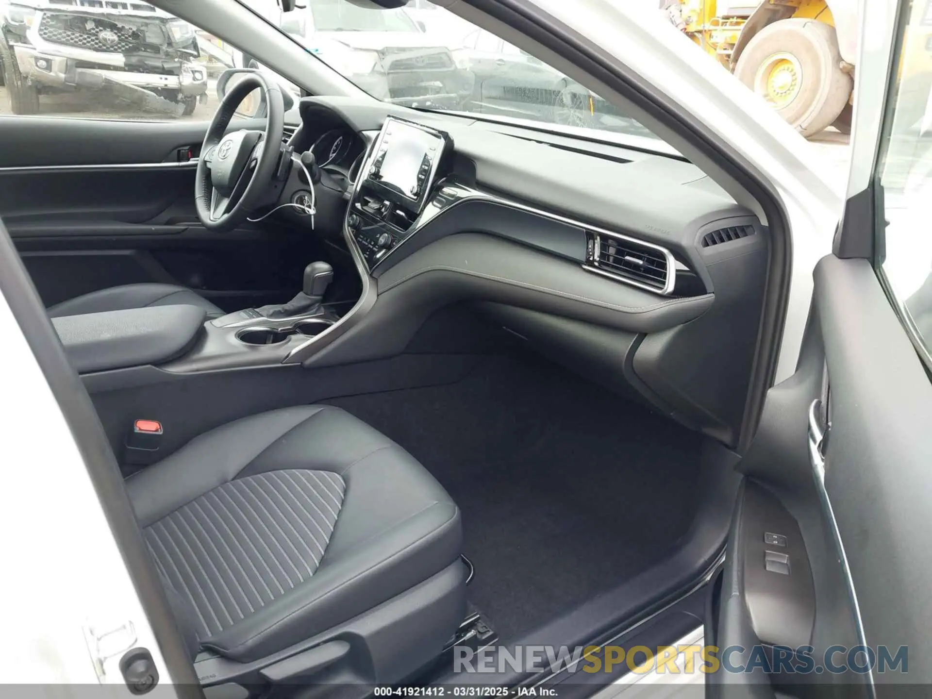 5 fotografías del automóvil dañado 4T1G11AK5RU913291 TOYOTA CAMRY 2024