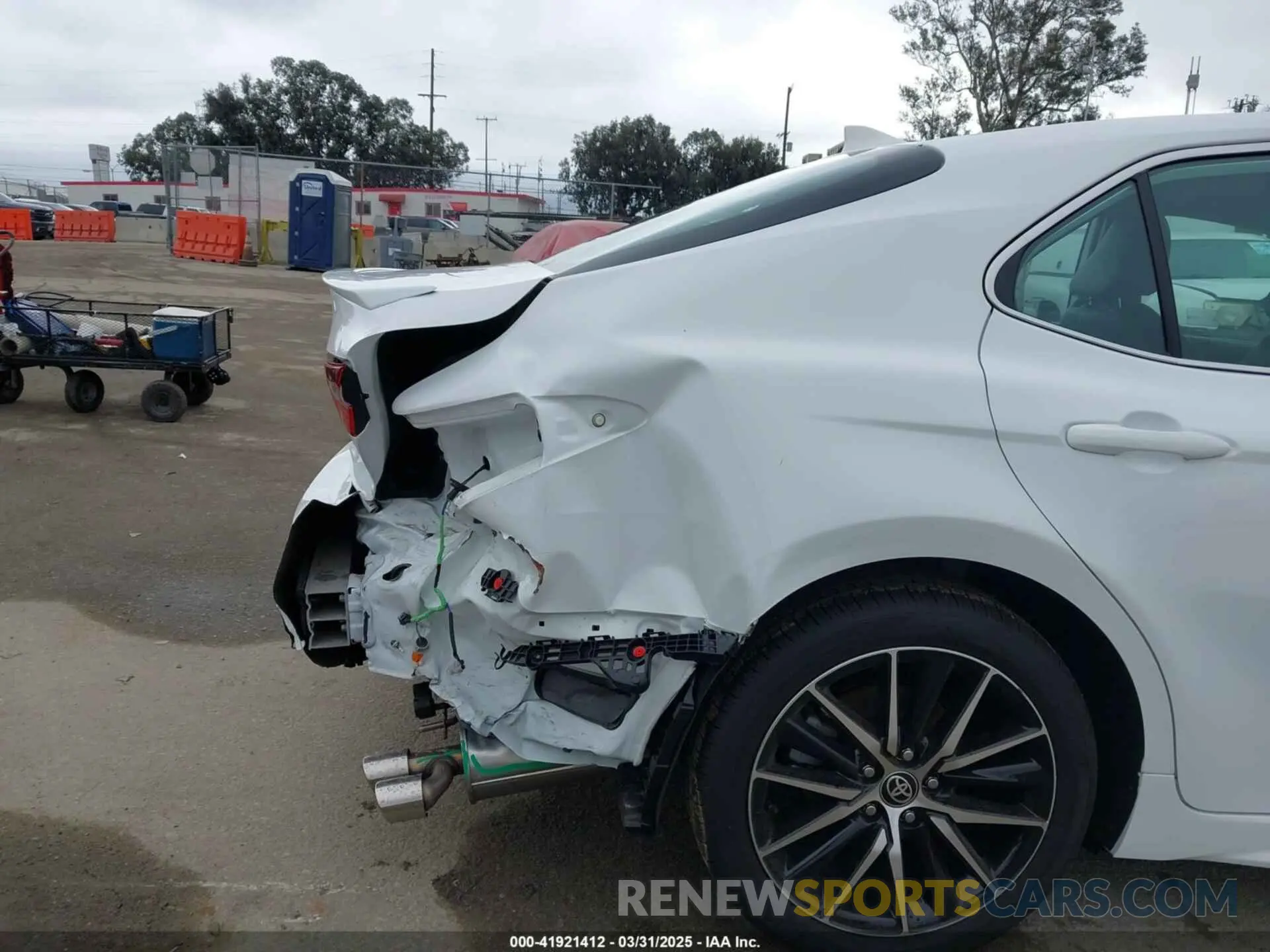 6 fotografías del automóvil dañado 4T1G11AK5RU913291 TOYOTA CAMRY 2024