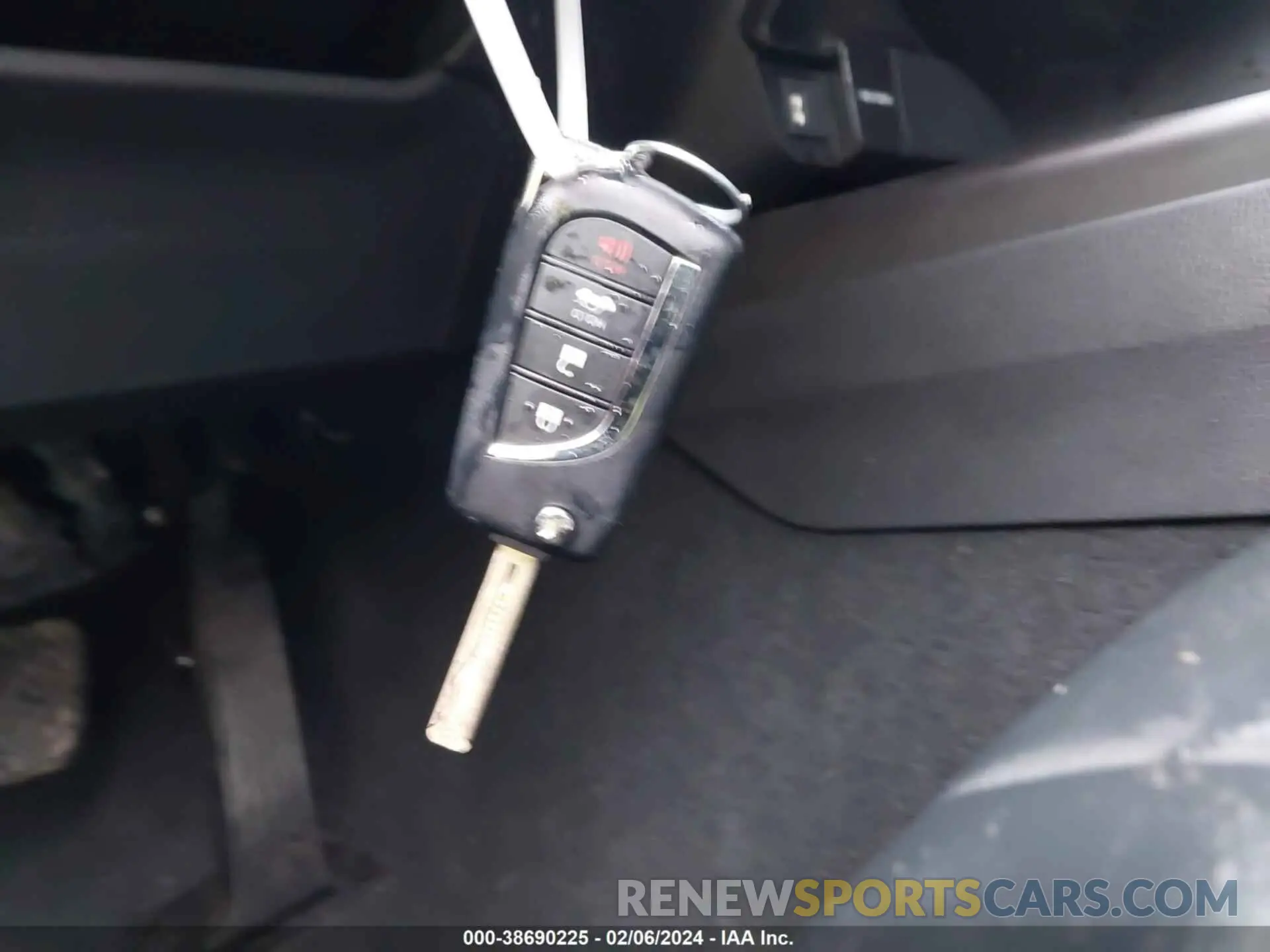 11 fotografías del automóvil dañado 4T1G11AK6RU199820 TOYOTA CAMRY 2024