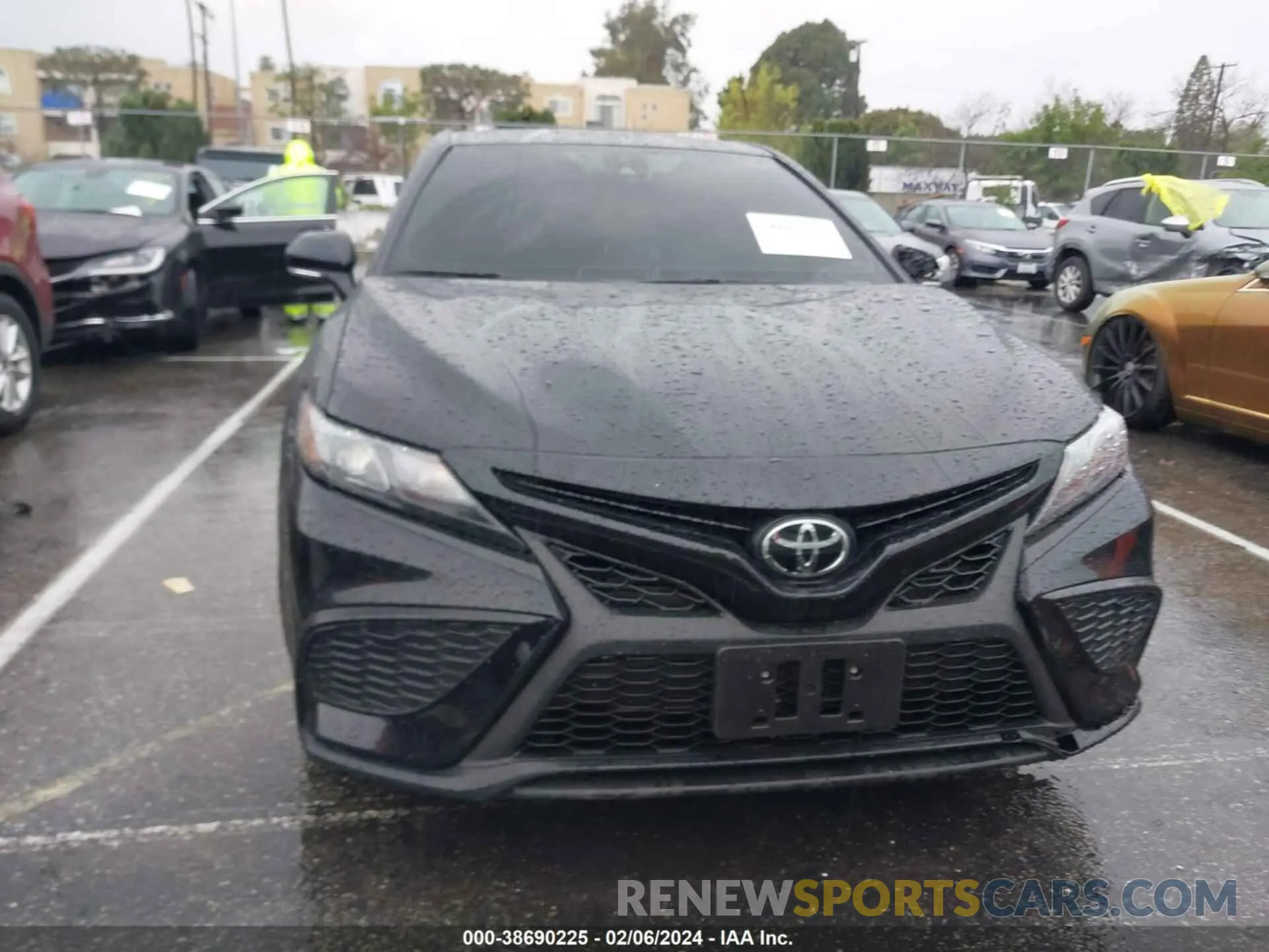 13 fotografías del automóvil dañado 4T1G11AK6RU199820 TOYOTA CAMRY 2024
