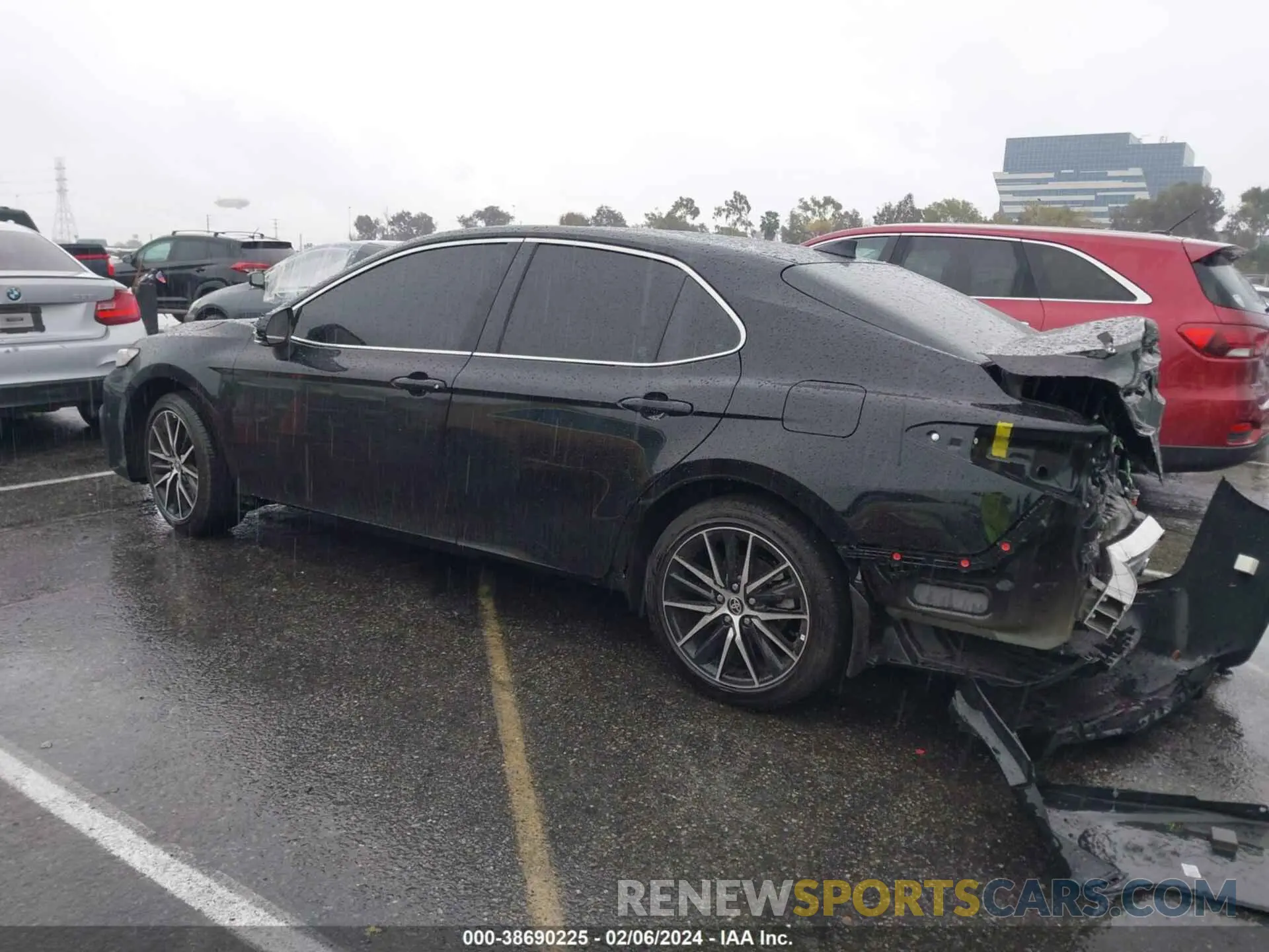 15 fotografías del automóvil dañado 4T1G11AK6RU199820 TOYOTA CAMRY 2024