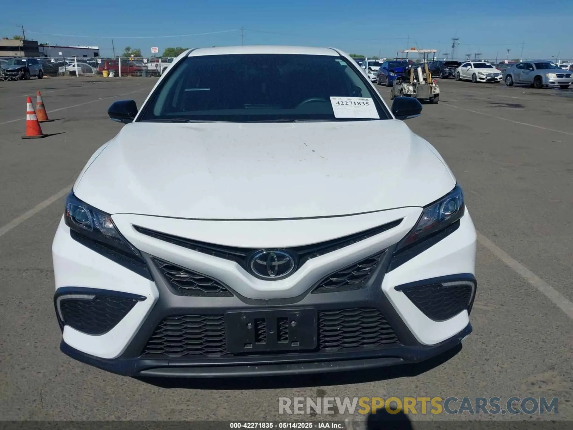 13 fotografías del automóvil dañado 4T1G11AK6RU228488 TOYOTA CAMRY 2024