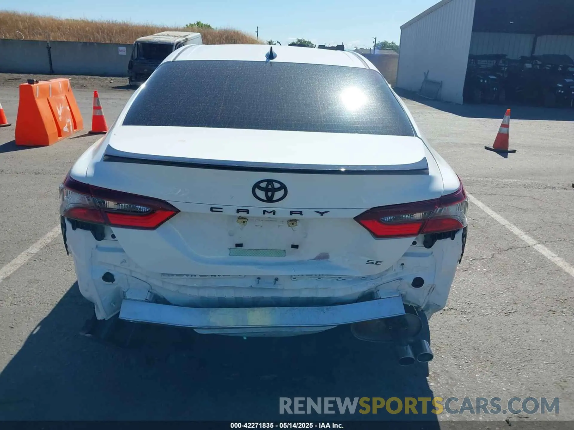 17 fotografías del automóvil dañado 4T1G11AK6RU228488 TOYOTA CAMRY 2024