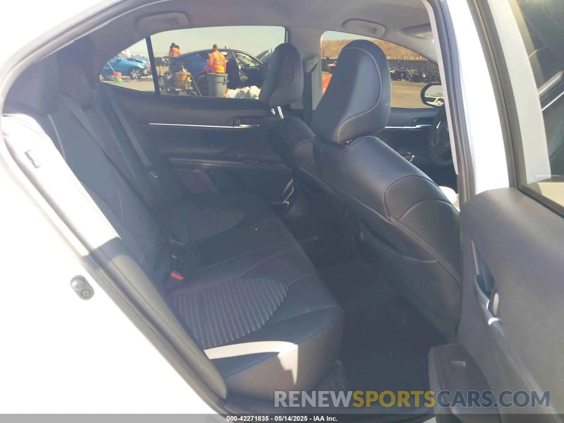 8 fotografías del automóvil dañado 4T1G11AK6RU228488 TOYOTA CAMRY 2024