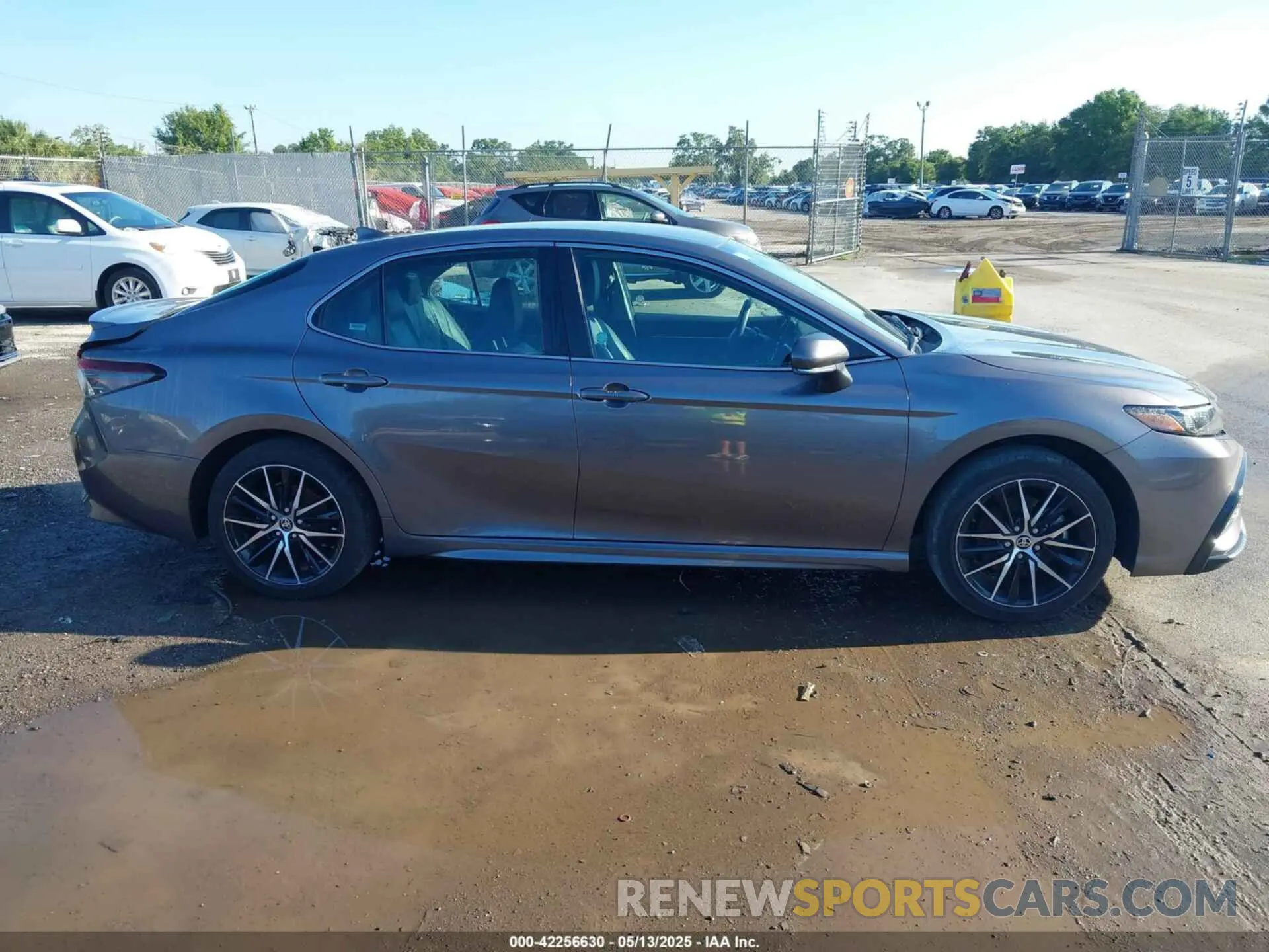 13 fotografías del automóvil dañado 4T1G11AK6RU239071 TOYOTA CAMRY 2024