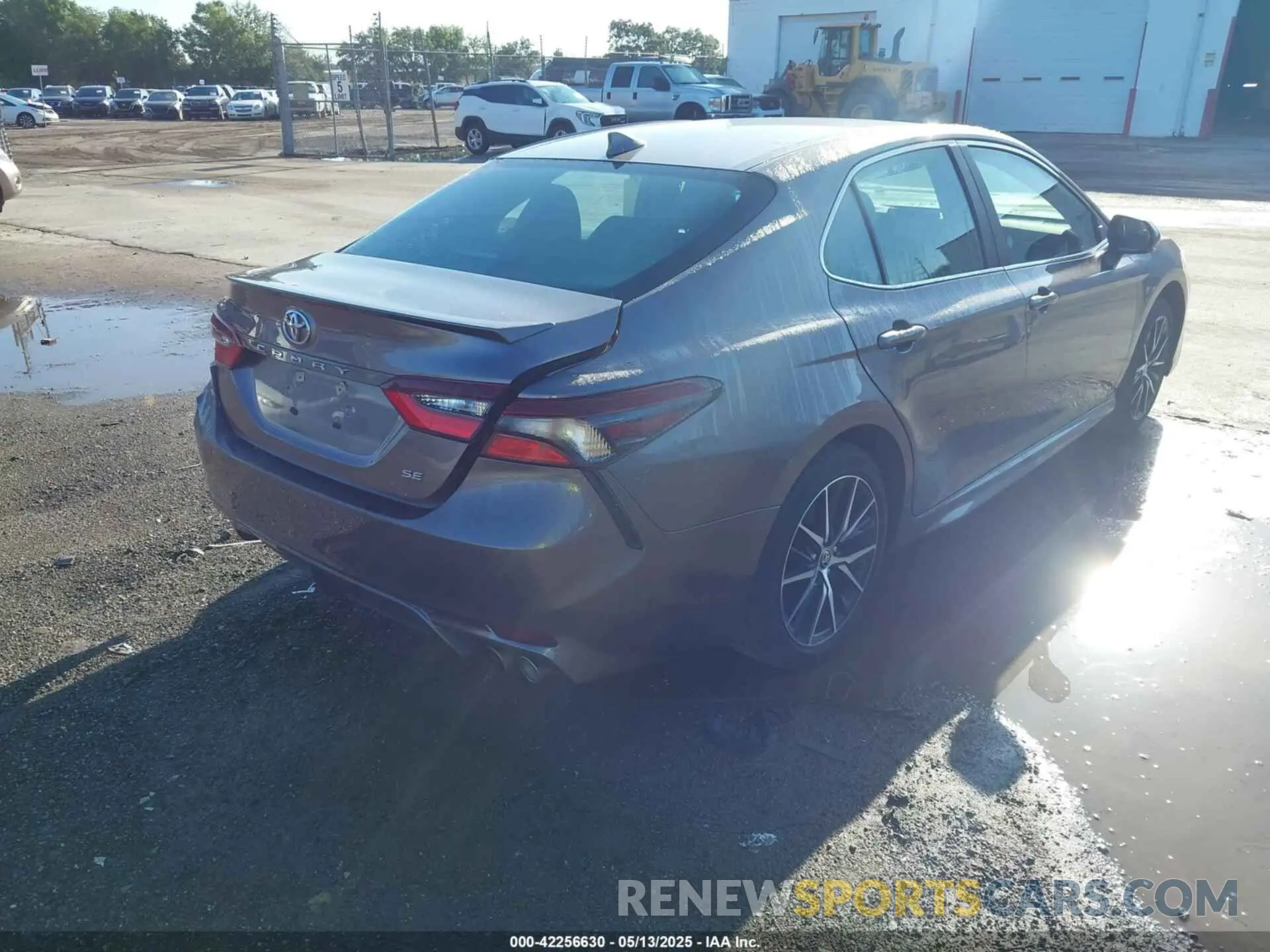 4 fotografías del automóvil dañado 4T1G11AK6RU239071 TOYOTA CAMRY 2024