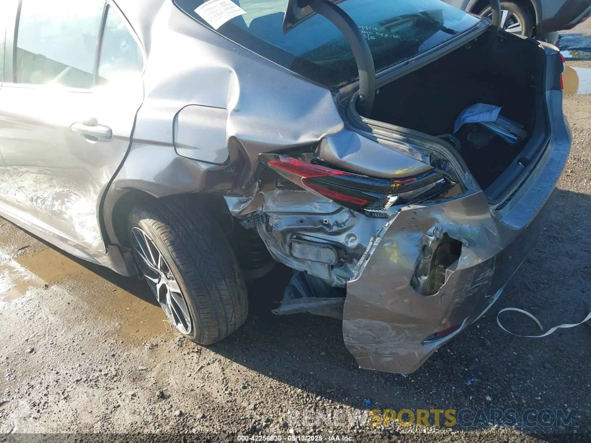 6 fotografías del automóvil dañado 4T1G11AK6RU239071 TOYOTA CAMRY 2024