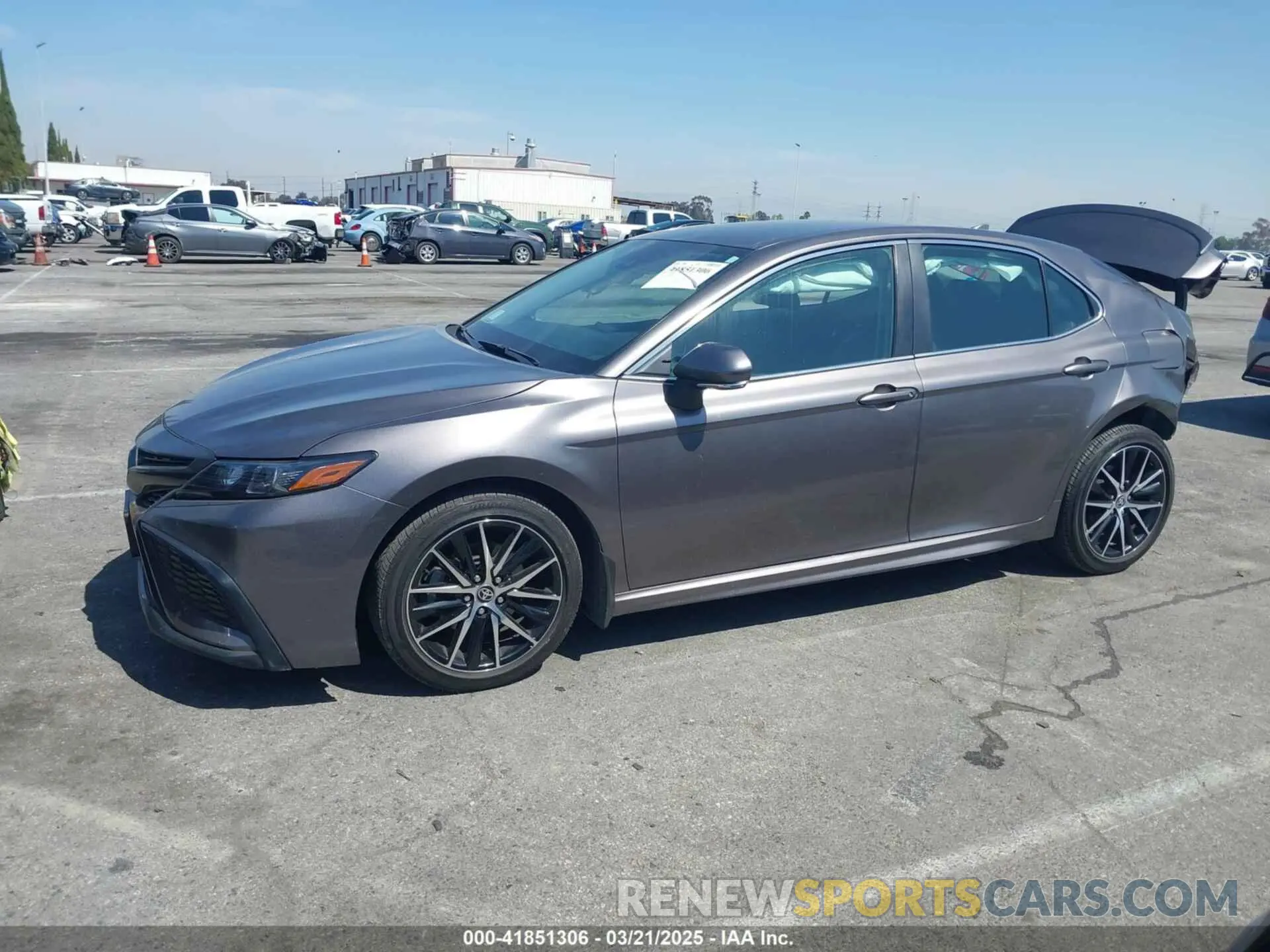 14 fotografías del automóvil dañado 4T1G11AK6RU258509 TOYOTA CAMRY 2024