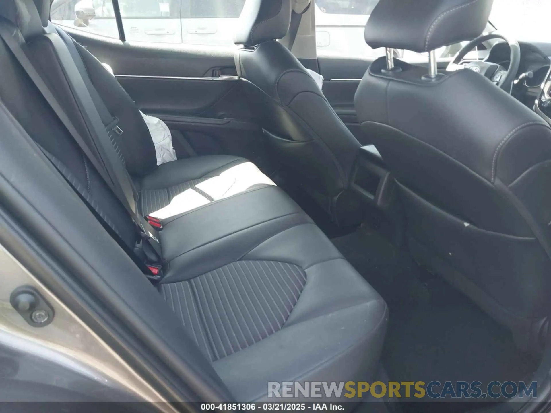 8 fotografías del automóvil dañado 4T1G11AK6RU258509 TOYOTA CAMRY 2024