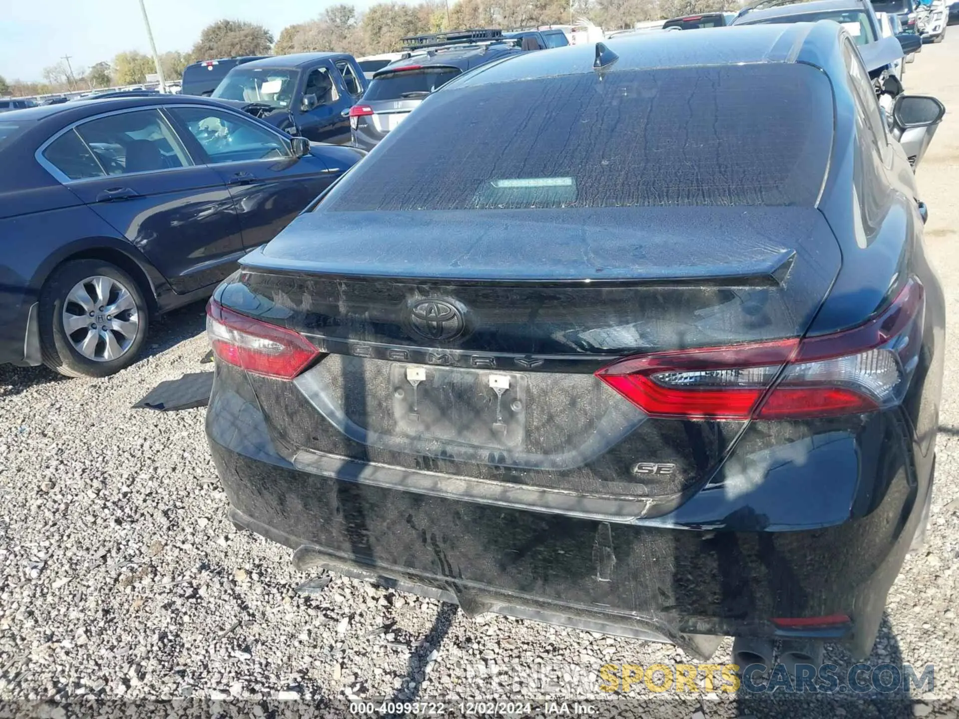 16 fotografías del automóvil dañado 4T1G11AK6RU844577 TOYOTA CAMRY 2024