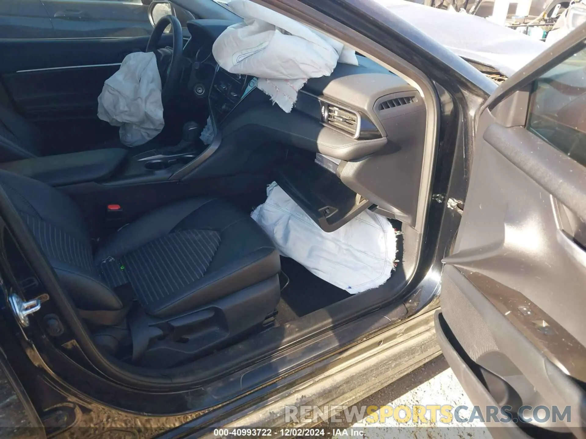 5 fotografías del automóvil dañado 4T1G11AK6RU844577 TOYOTA CAMRY 2024