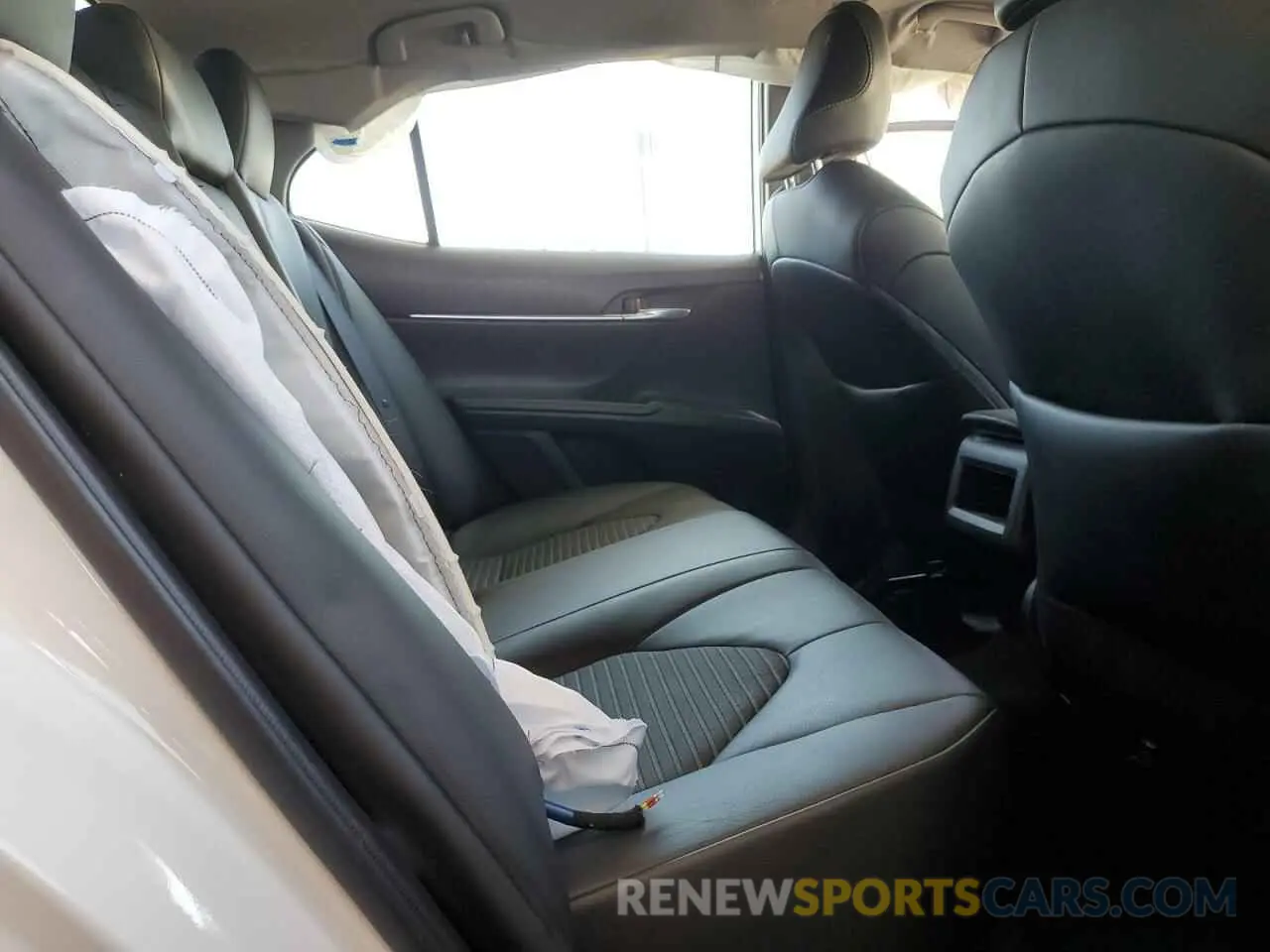 10 fotografías del automóvil dañado 4T1G11AK6RU845695 TOYOTA CAMRY 2024
