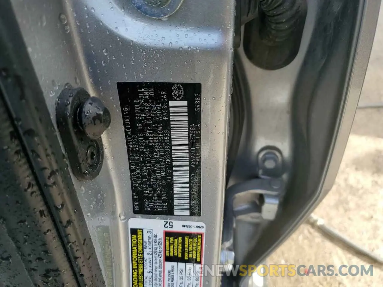 12 fotografías del automóvil dañado 4T1G11AK6RU850539 TOYOTA CAMRY 2024